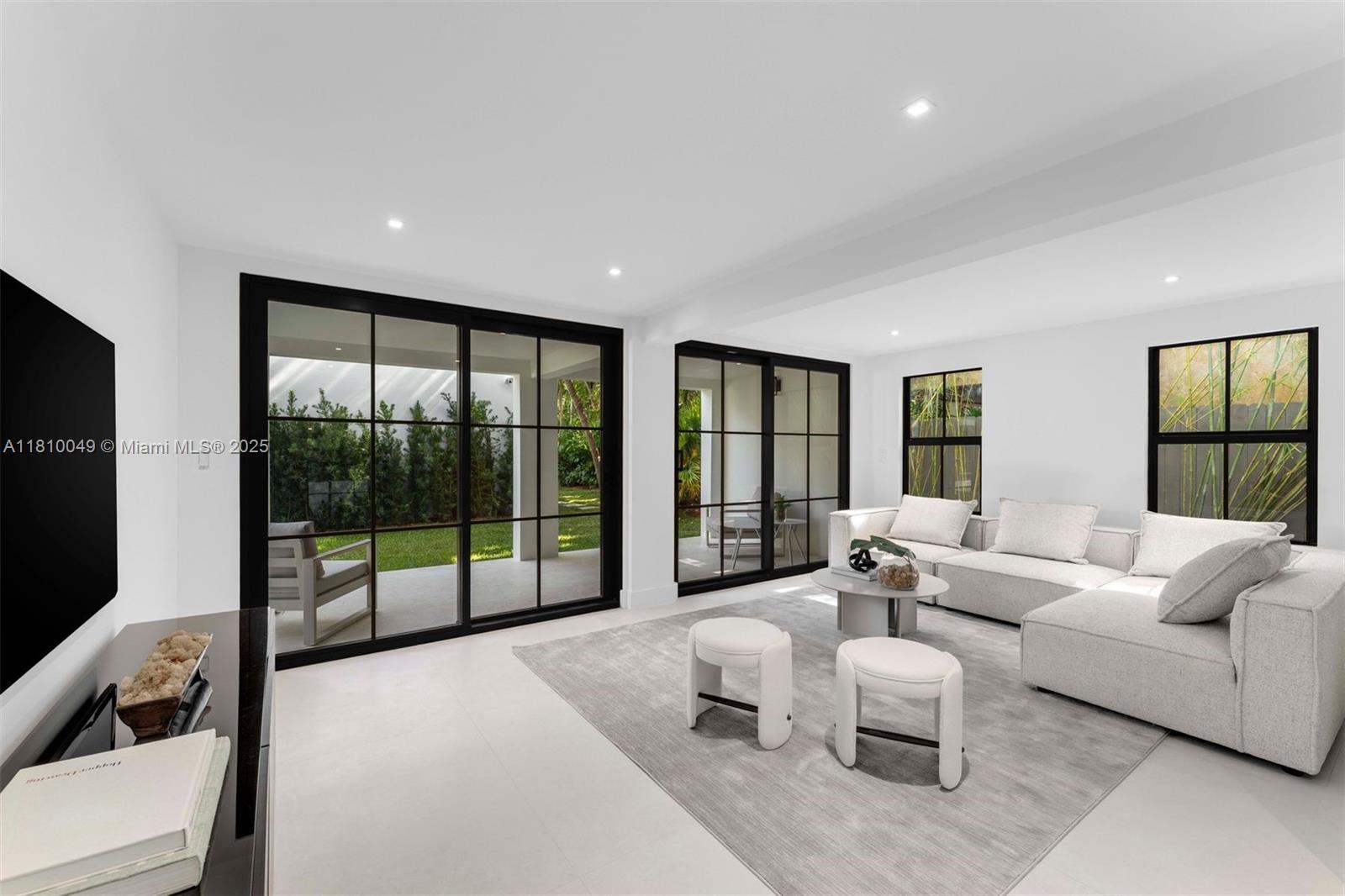 Miami, Florida, 33133, United States, 6 Bedrooms Bedrooms, ,8 BathroomsBathrooms,Residential,For Sale,1829232