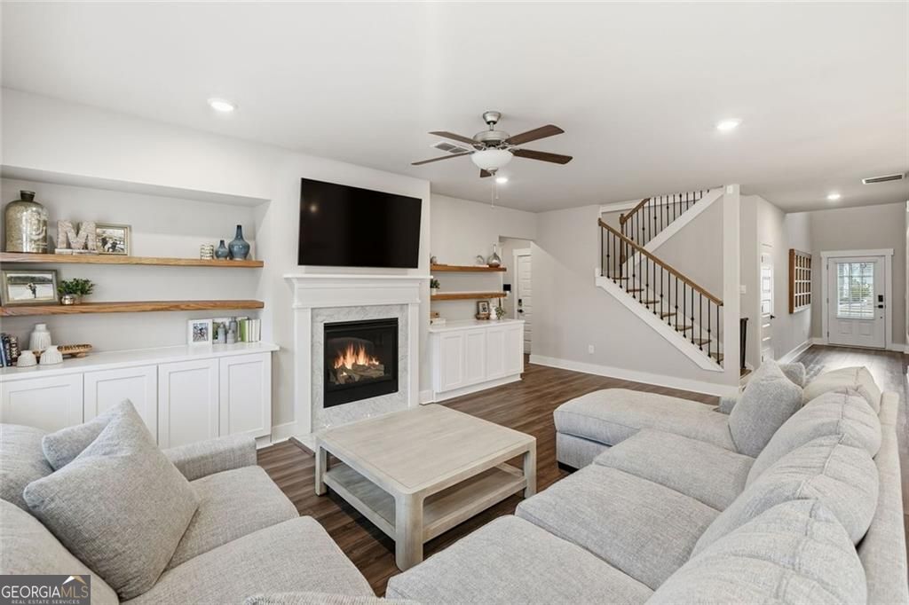 Woodstock, Georgia, 30188, United States, 5 Bedrooms Bedrooms, ,3 BathroomsBathrooms,Residential,For Sale,2006573