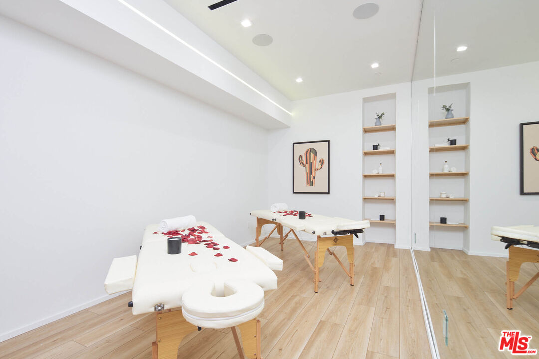 Culver City, California, 90230, United States, 4 Bedrooms Bedrooms, ,7 BathroomsBathrooms,Residential,For Sale,1804248