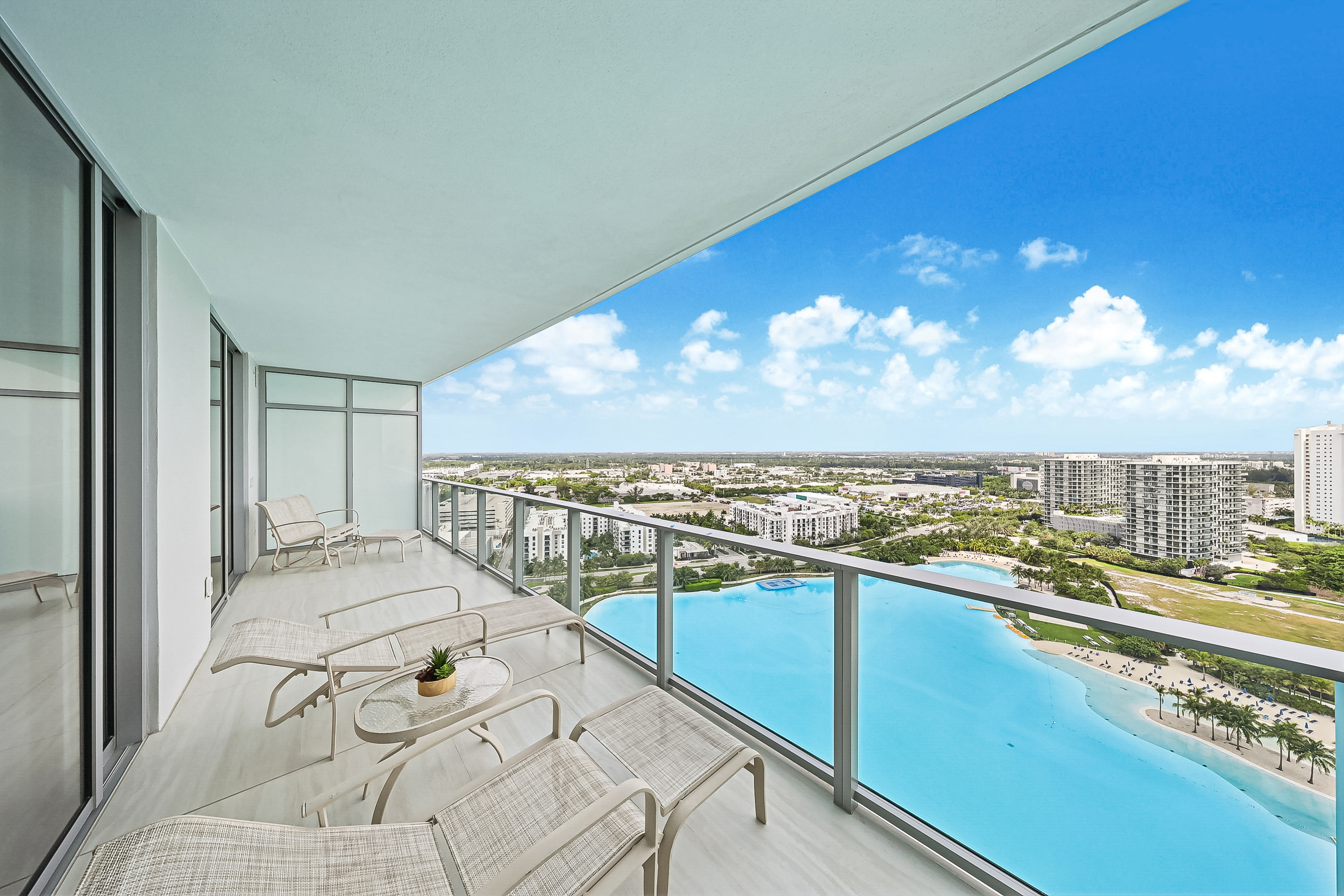  2411 Laguna Circle, Miami, FL, 33181 - 物件實景