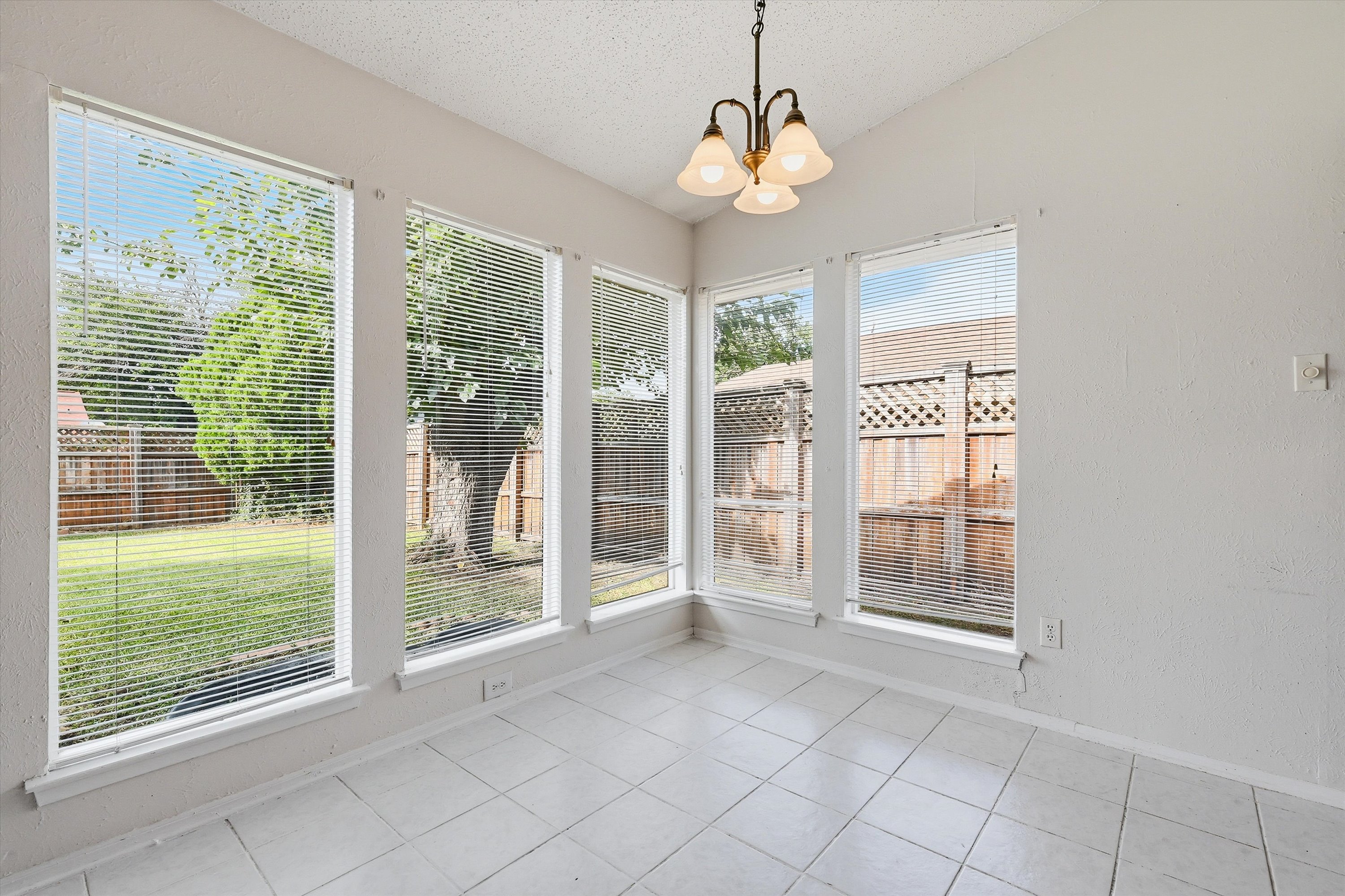  2601 Raintree Drive, Plano, TX, 75074 - 物件實景