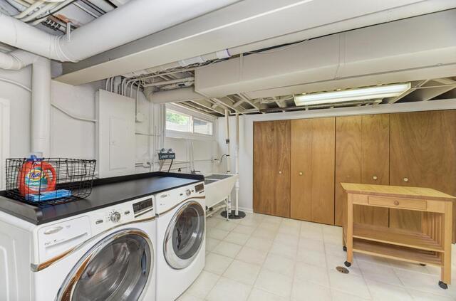 Medinah, Illinois, 60157, United States, 4 Bedrooms Bedrooms, ,4 BathroomsBathrooms,Residential,For Sale,1975518