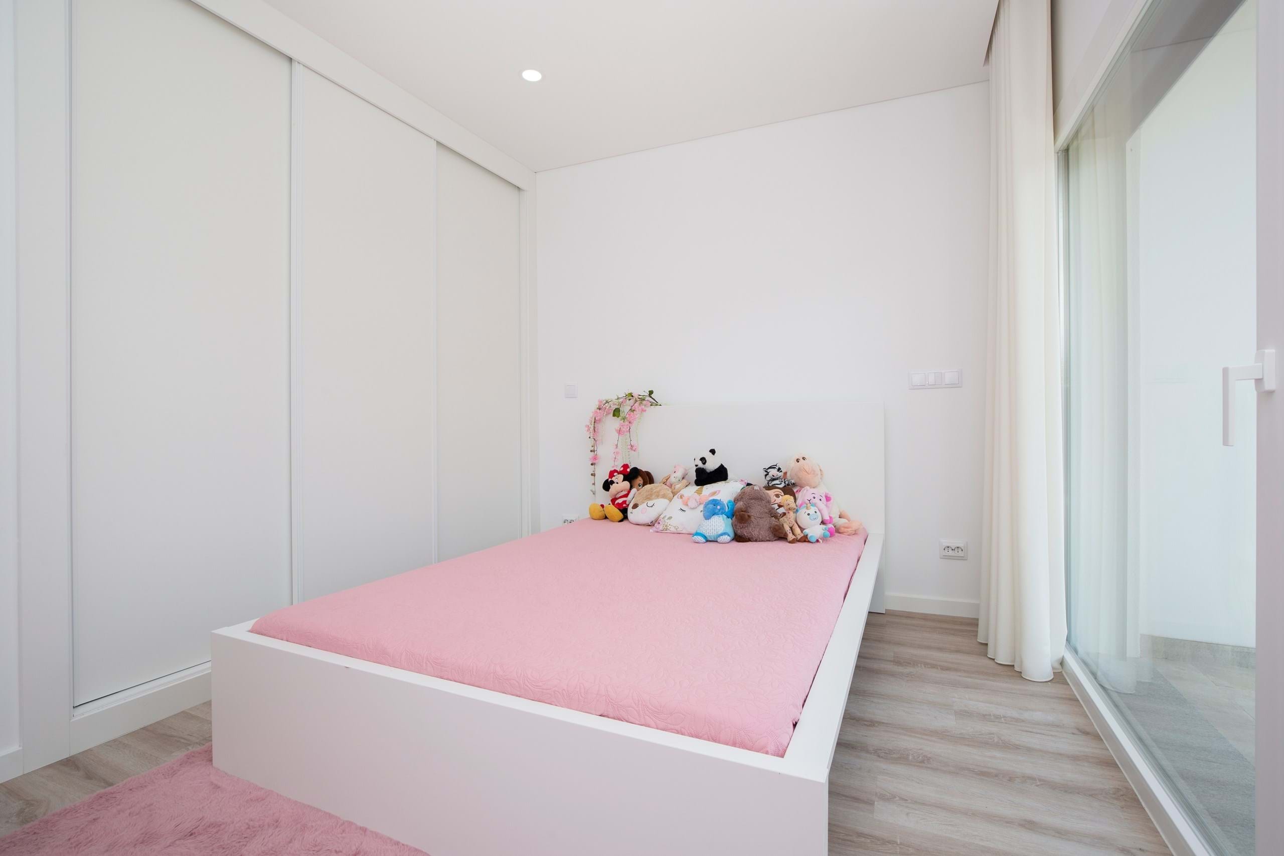 Almada, Setúbal, 2820-638, PT, 4 Bedrooms Bedrooms, ,2 BathroomsBathrooms,Residential,For Sale,1699362