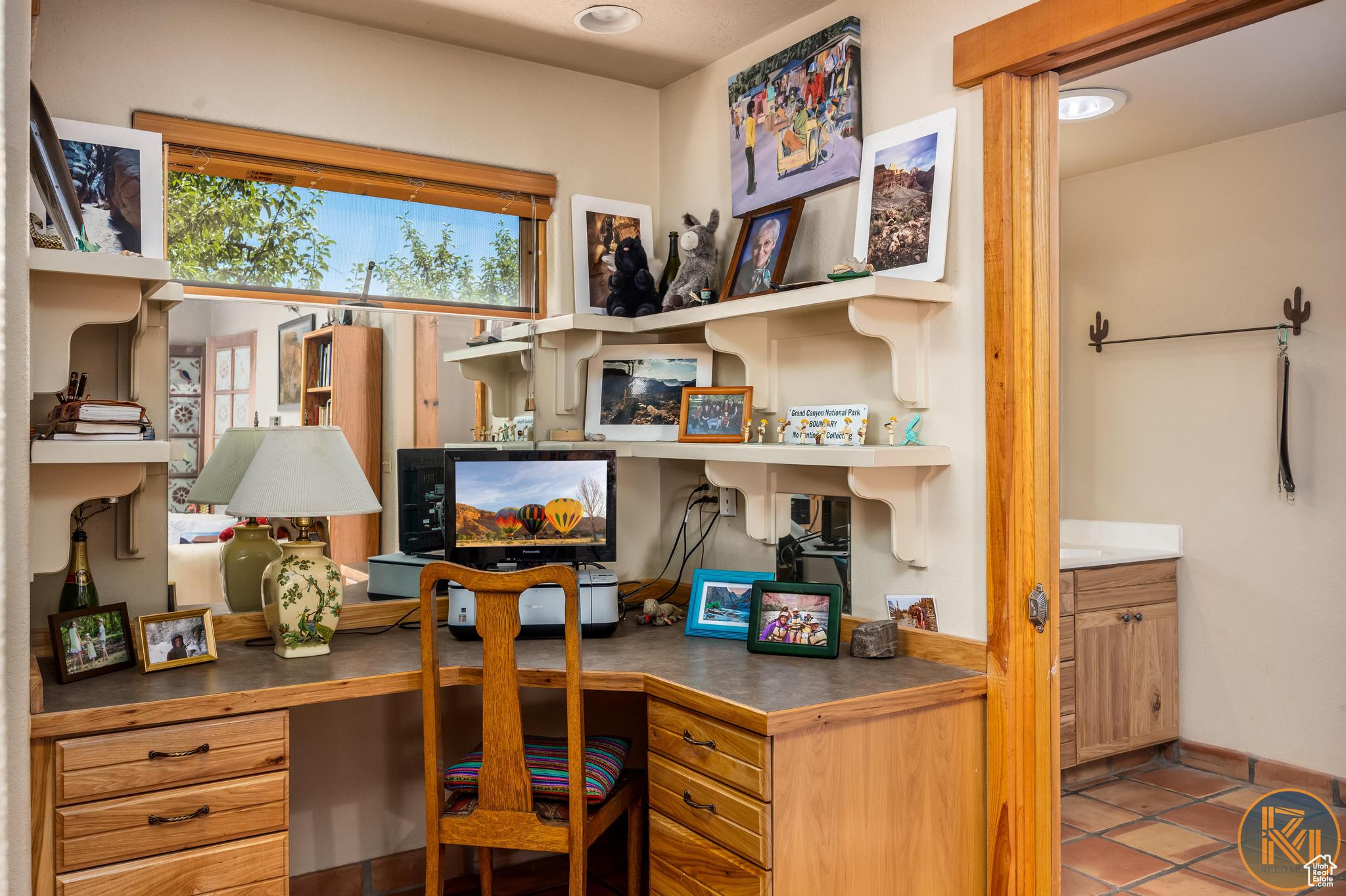 Kanab, Utah, 84741, United States, 2 Bedrooms Bedrooms, ,3 BathroomsBathrooms,Residential,For Sale,1903679