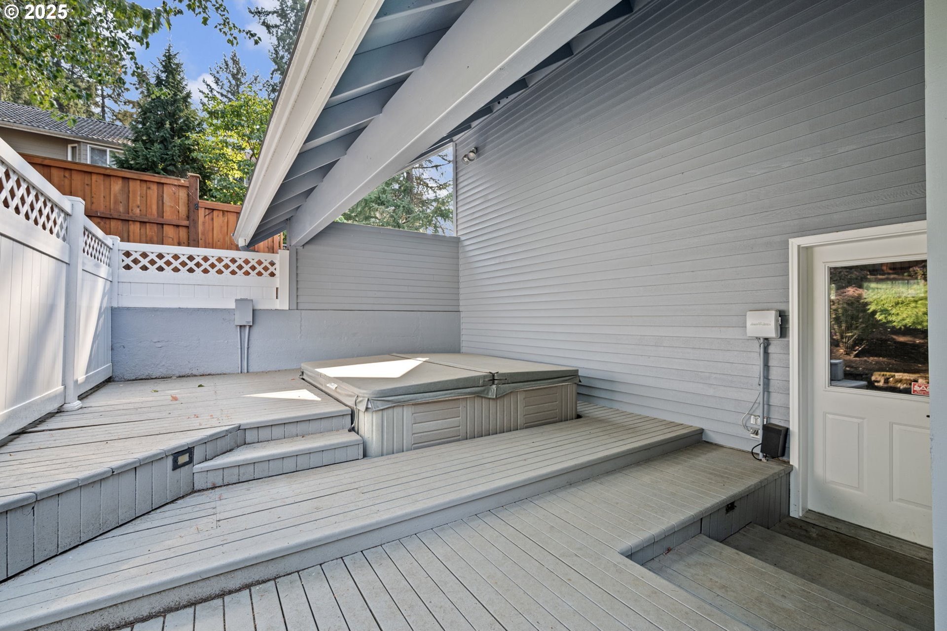 Eugene, Oregon, 97405, United States, 4 Bedrooms Bedrooms, ,3 BathroomsBathrooms,Residential,For Sale,1942174