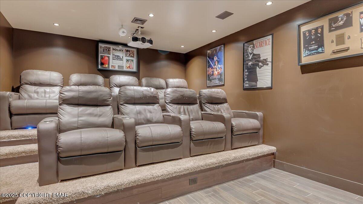 East Stroudsburg, Pennsylvania, 18302, United States, 5 Bedrooms Bedrooms, ,4 BathroomsBathrooms,Residential,For Sale,1980579