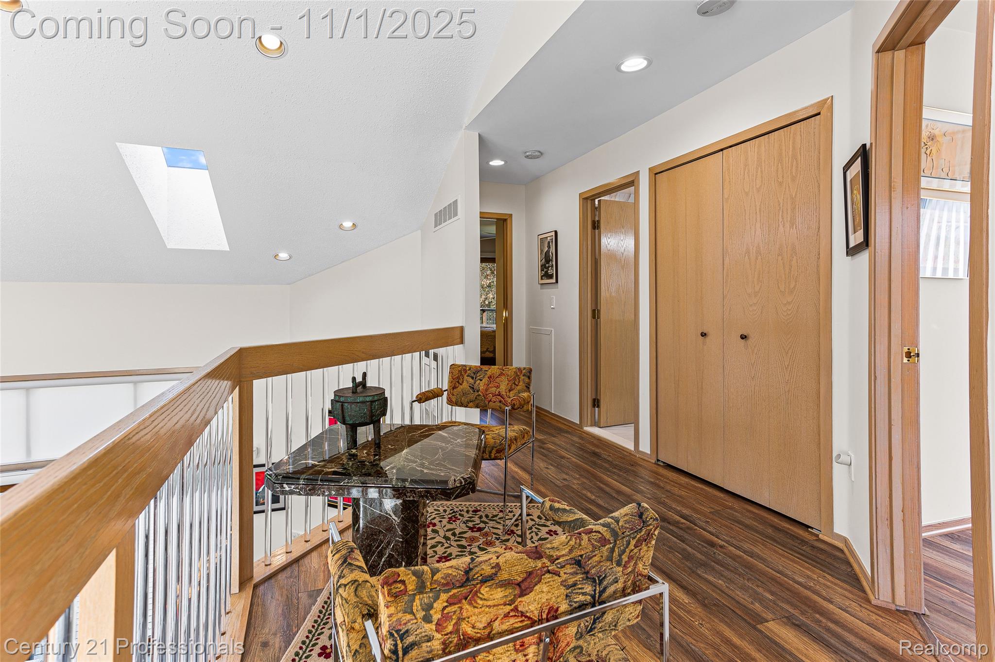 FarmingtonHills, Michigan, 48331, United States, 3 Bedrooms Bedrooms, ,3 BathroomsBathrooms,Residential,For Sale,1983371