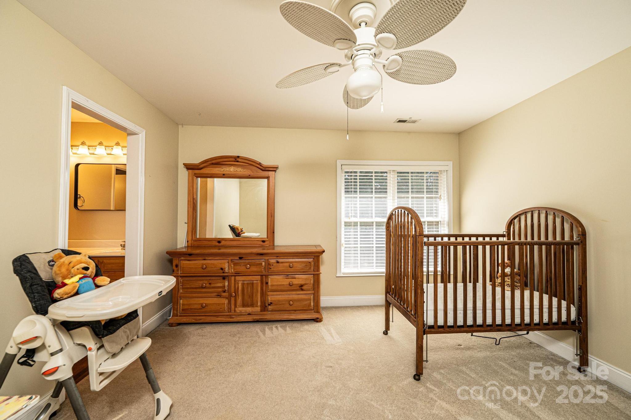 Hickory, North Carolina, 28601, United States, 5 Bedrooms Bedrooms, ,5 BathroomsBathrooms,Residential,For Sale,1758743