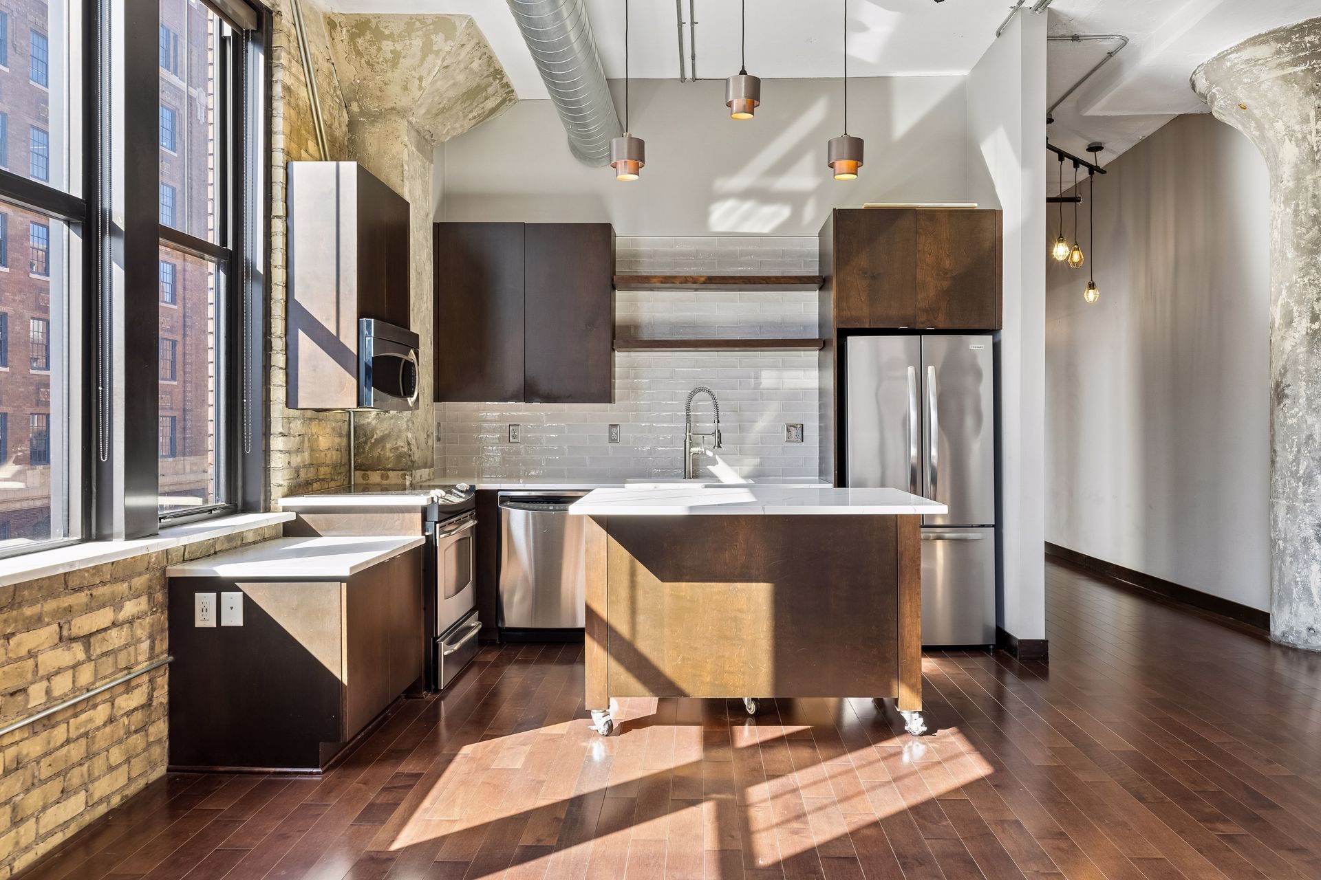  Iconic Corner Loft in Coveted North Loop - 物件實景