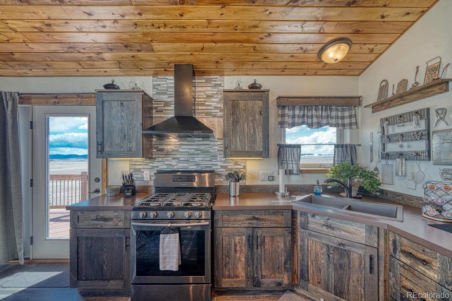 Hartsel, Colorado, 80449, United States, 2 Bedrooms Bedrooms, ,1 BathroomBathrooms,Residential,For Sale,1804606