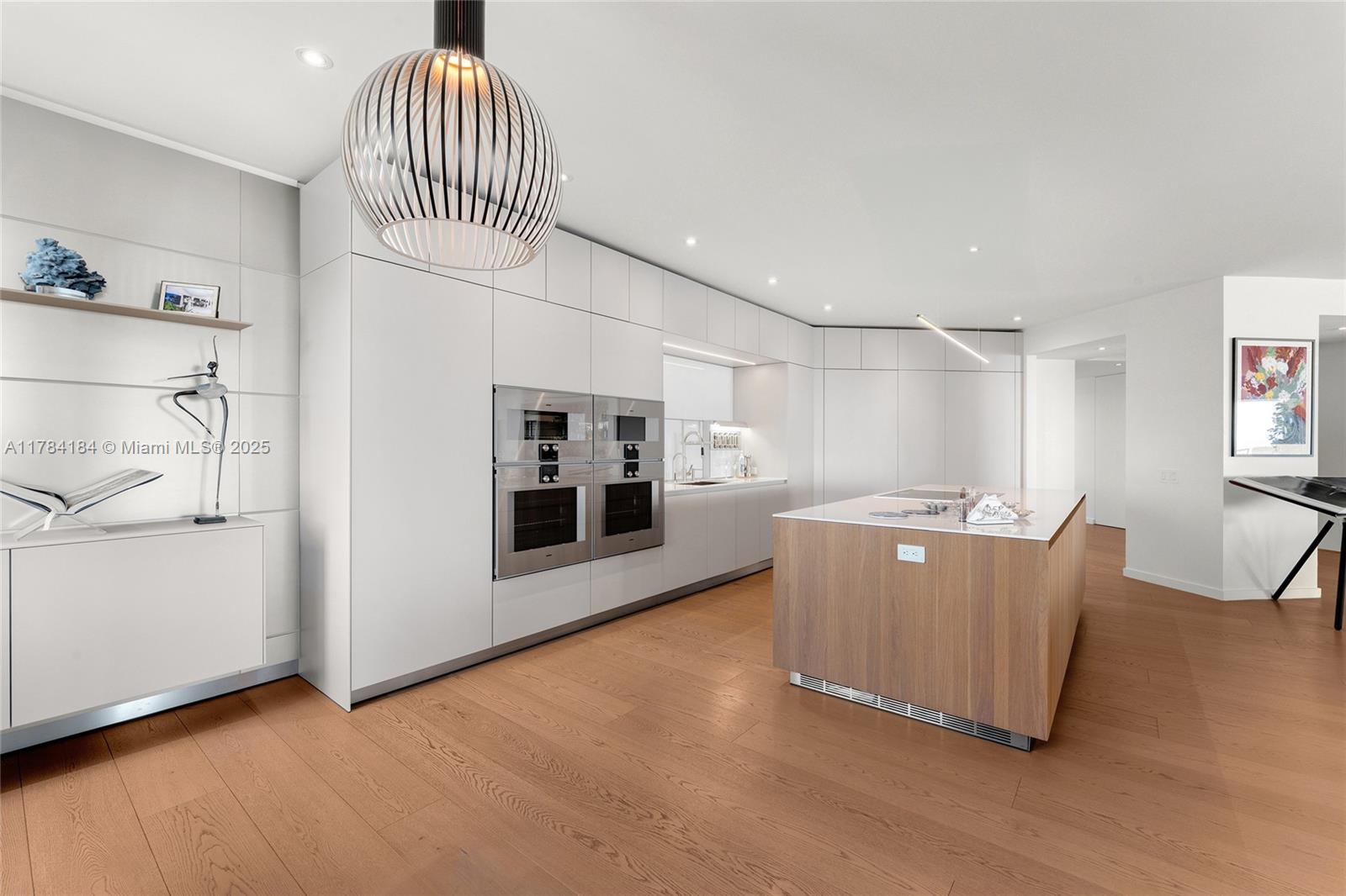 Miami Beach, Florida, 33109, United States, 3 Bedrooms Bedrooms, ,5 BathroomsBathrooms,Residential,For Sale,1770754