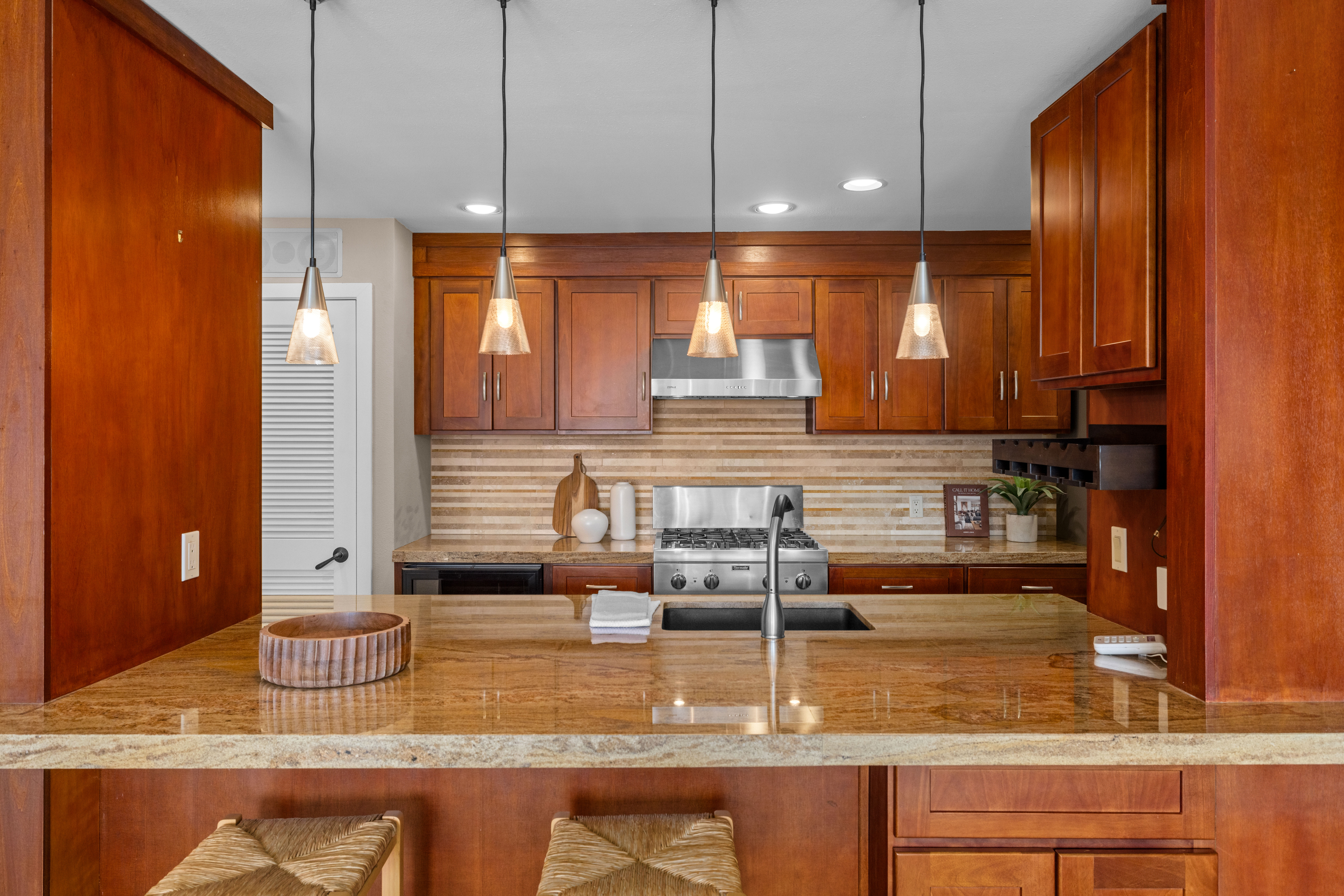  24302 116th Ave W, Woodway, WA 98020 - 物件實景