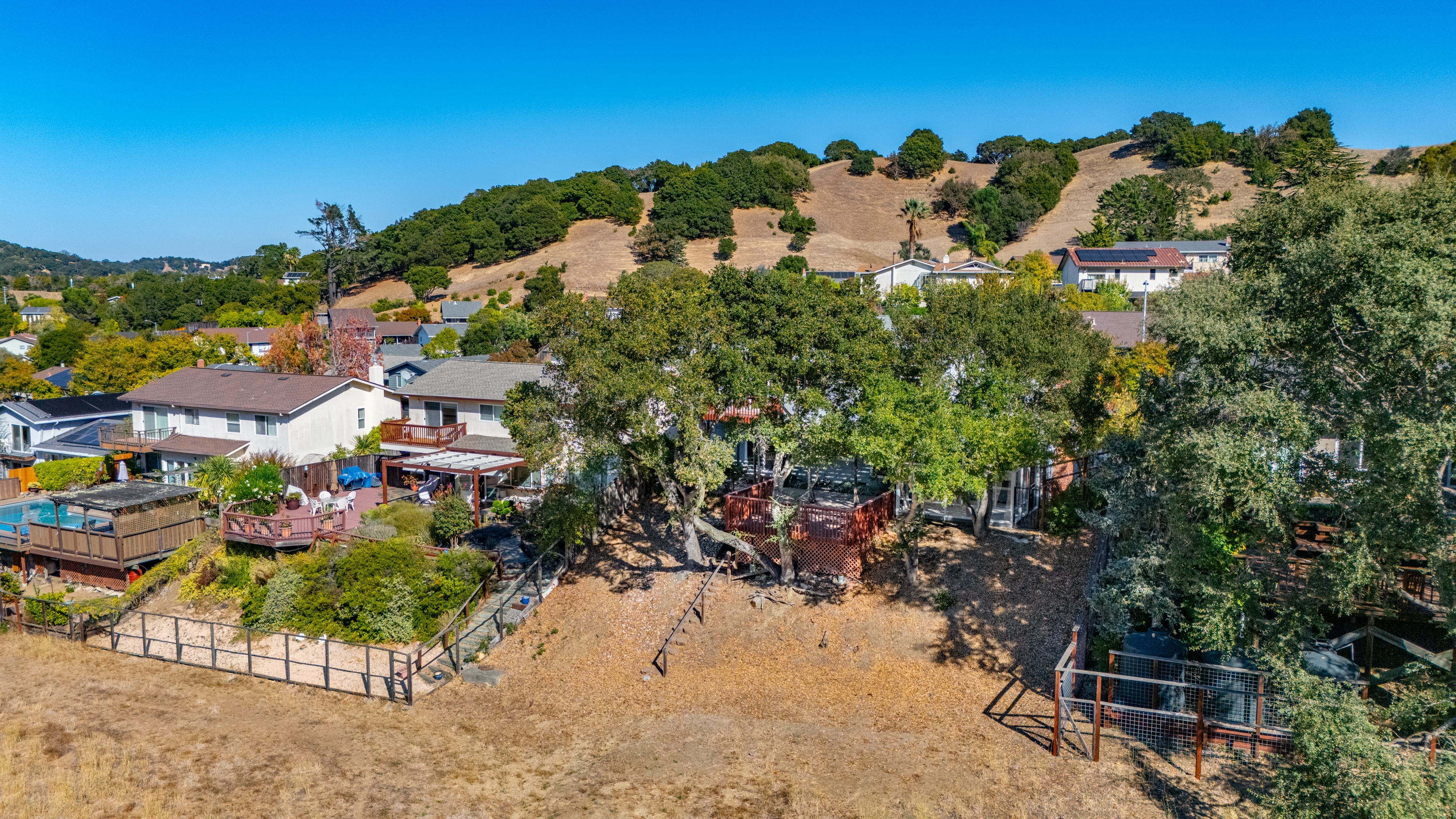  Spacious Mont Marin Contemporary with Open Space Views - 物件實景