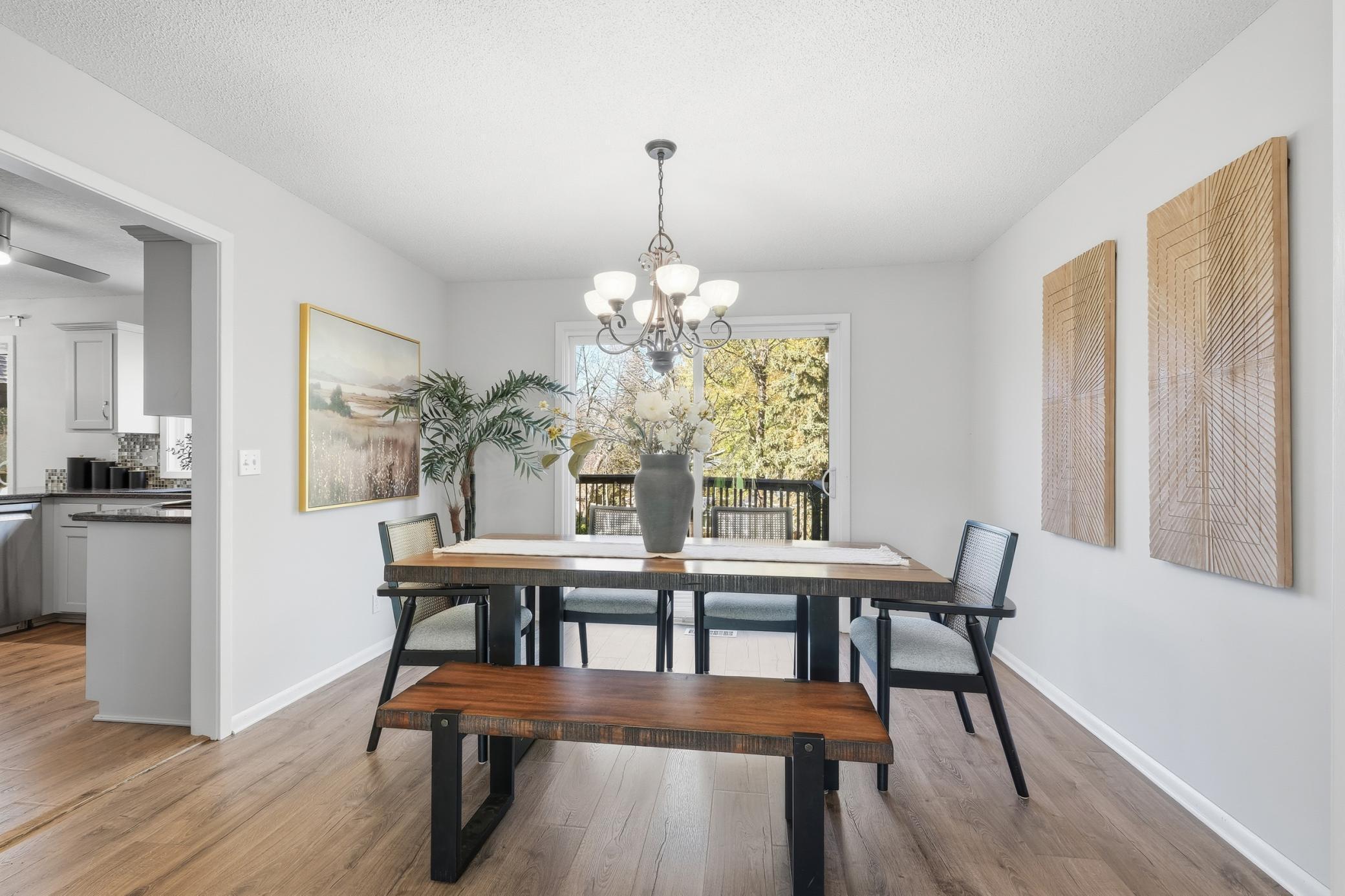 Woodbury, Minnesota, 55125, United States, 4 Bedrooms Bedrooms, ,2 BathroomsBathrooms,Residential,For Sale,1991775