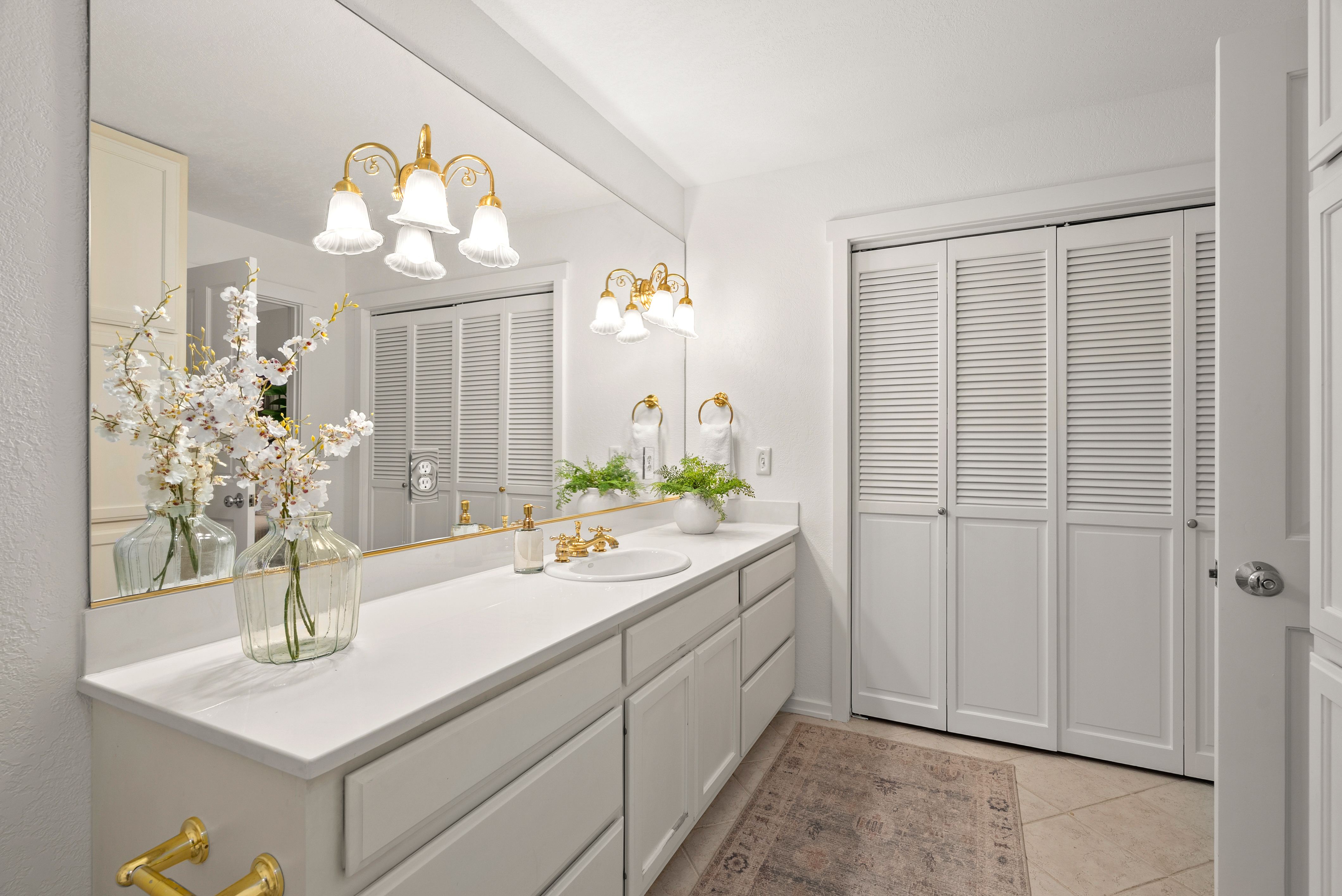  15670 Euclid Avenue Northeast, Bainbridge Island, WA 98110 - 物件實景