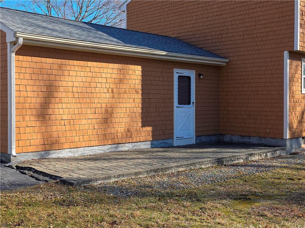 East Greenwich, Rhode Island, 02818, United States, 3 Bedrooms Bedrooms, ,2 BathroomsBathrooms,Residential,For Sale,2010043