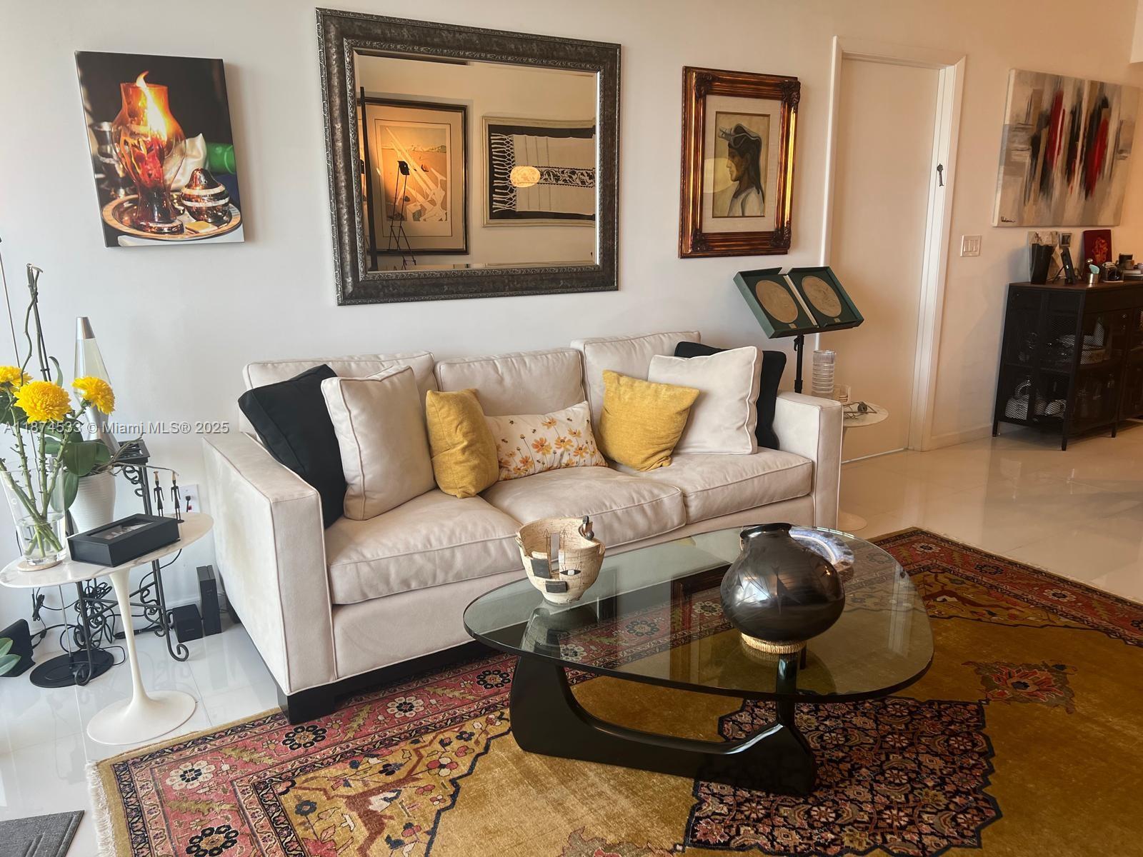 Miami, Florida, 33131, United States, 1 Bedroom Bedrooms, ,1 BathroomBathrooms,Residential,For Sale,1942098