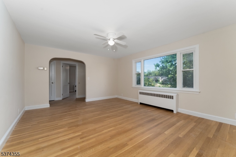 Clinton Town, New Jersey, 08809, United States, 3 Bedrooms Bedrooms, ,2 BathroomsBathrooms,Residential,For Sale,1901106