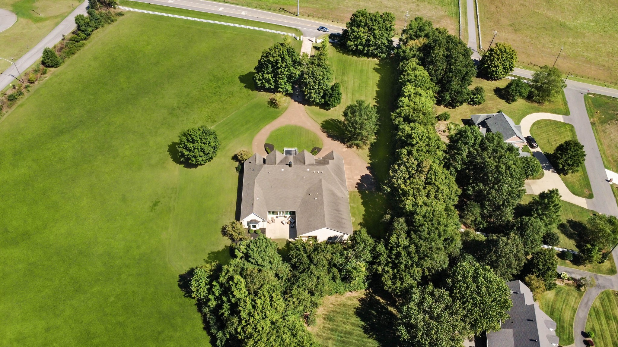 Clarksville, Tennessee, 37043, United States, 4 Bedrooms Bedrooms, ,4 BathroomsBathrooms,Residential,For Sale,1980790