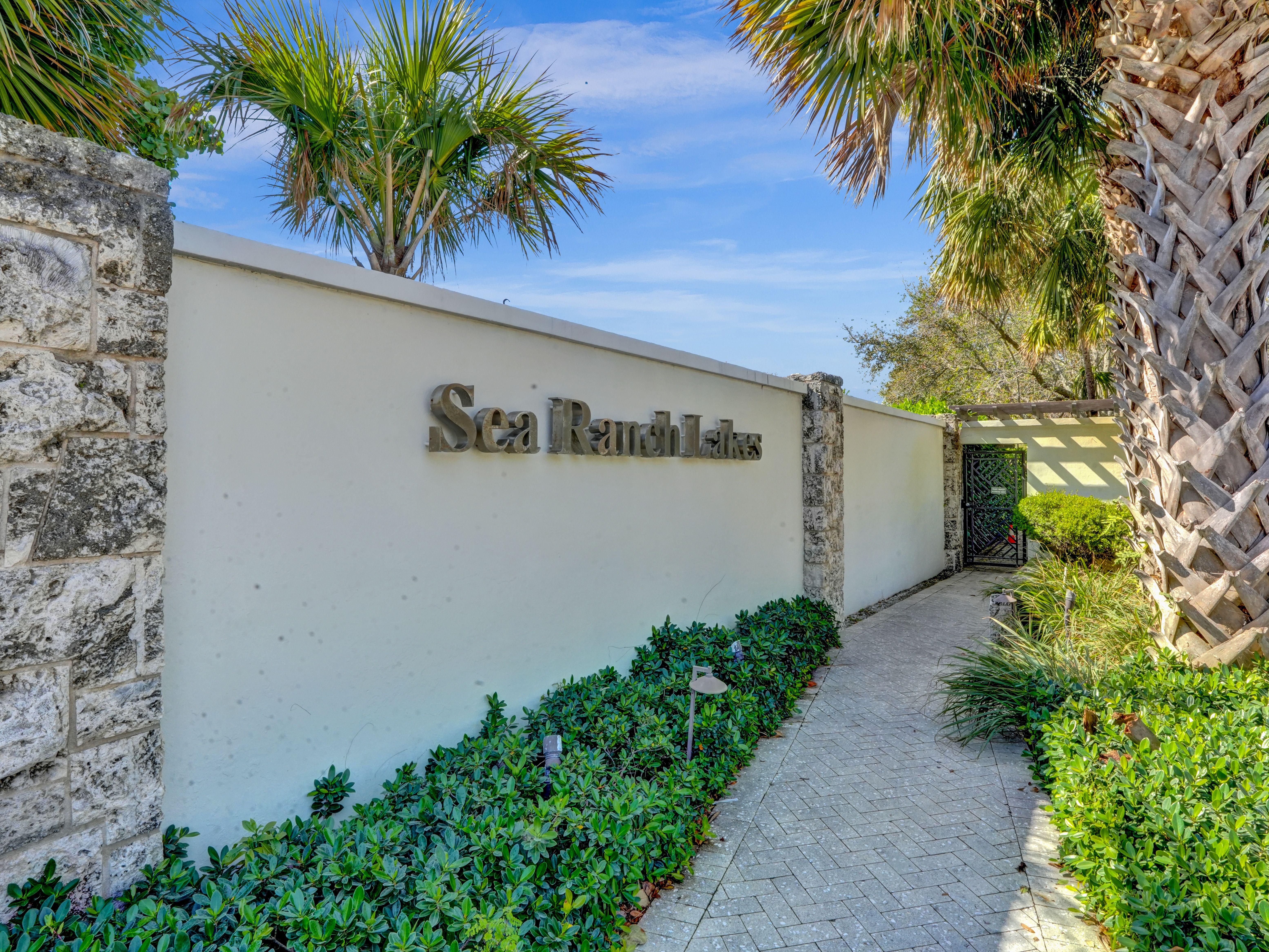  7 Tahoe Lane, Sea Ranch Lakes, FL, 33308 - 物件實景
