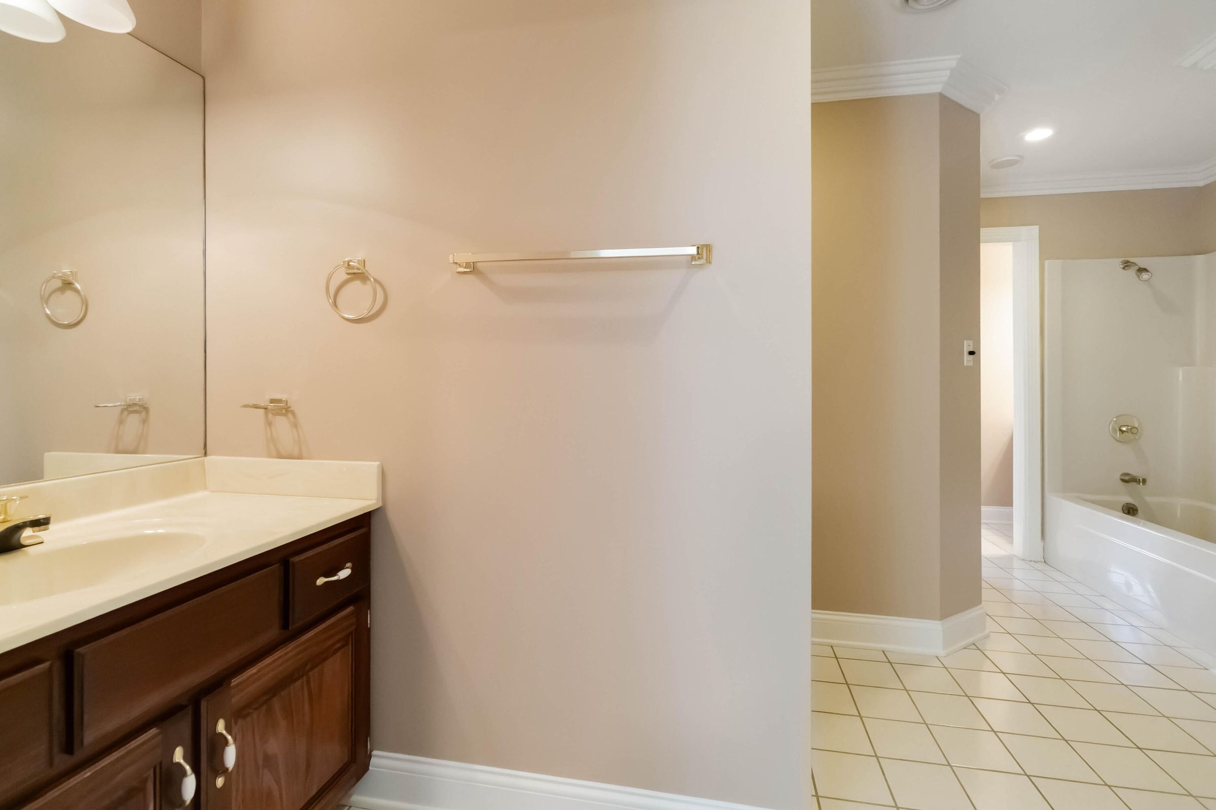 London, Kentucky, 40744, United States, 5 Bedrooms Bedrooms, ,4 BathroomsBathrooms,Residential,For Sale,2006451