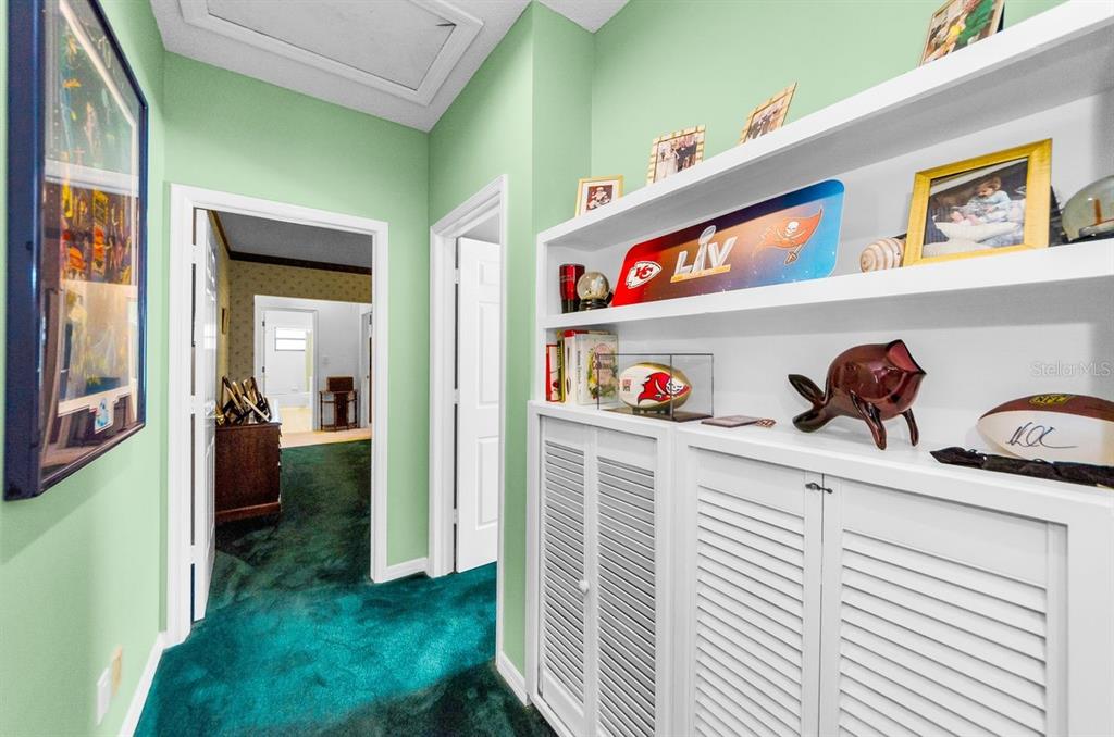 Seminole, Florida, 33777, United States, 4 Bedrooms Bedrooms, ,4 BathroomsBathrooms,Residential,For Sale,1933649