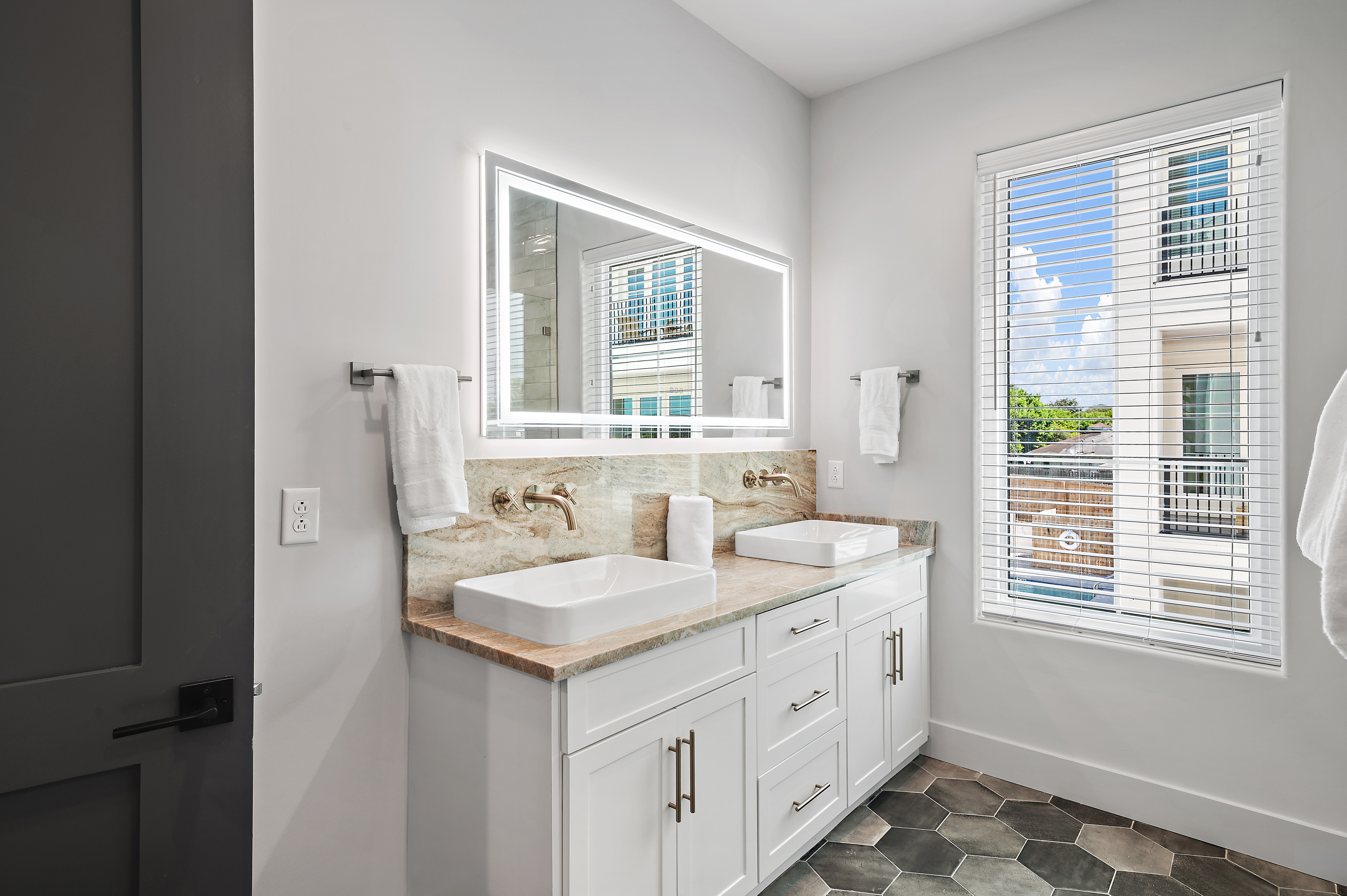  Luxury Concrete Gulf View Townhome - 物件實景