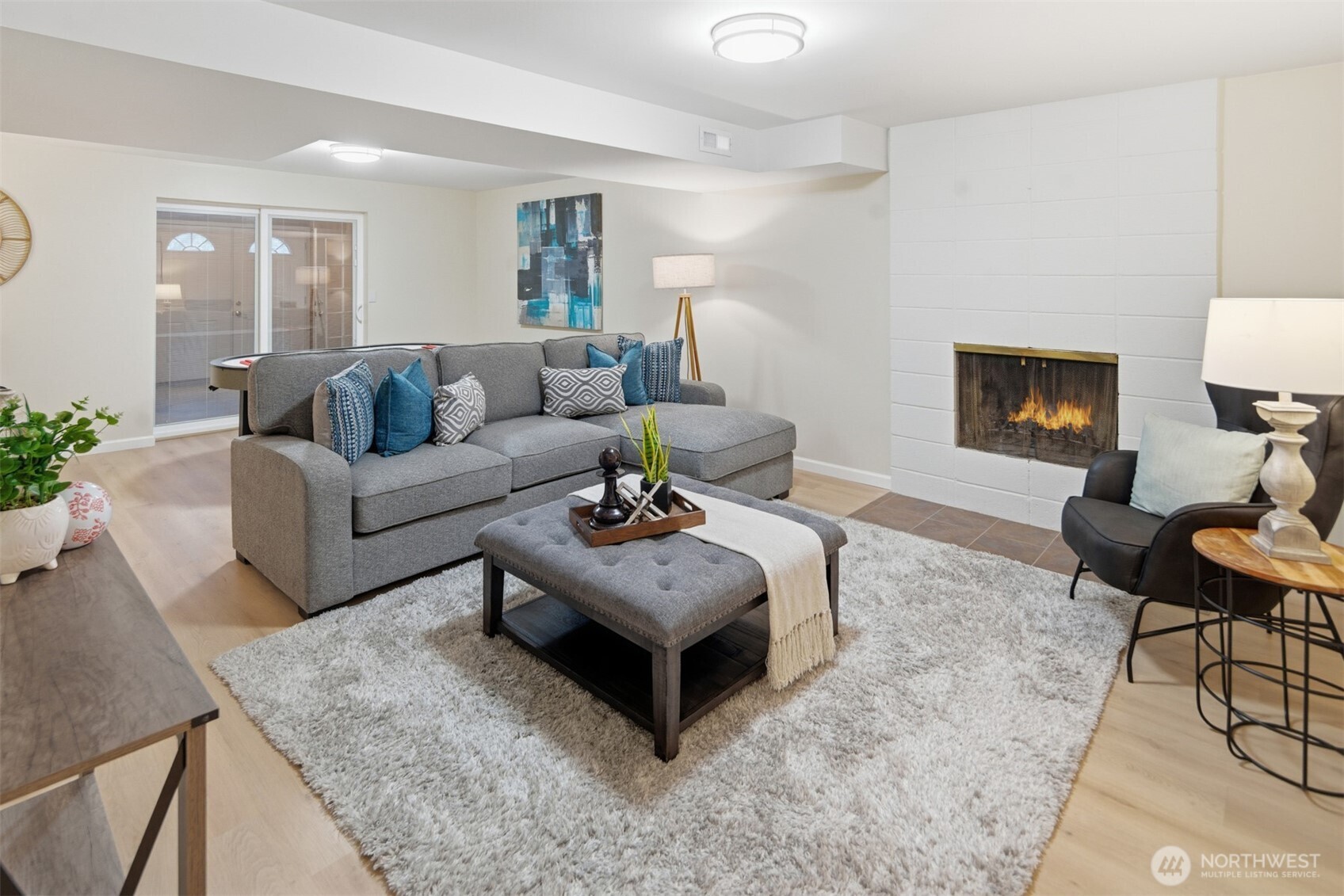 Kirkland, Washington, 98033, United States, 4 Bedrooms Bedrooms, ,3 BathroomsBathrooms,Residential,For Sale,1995670