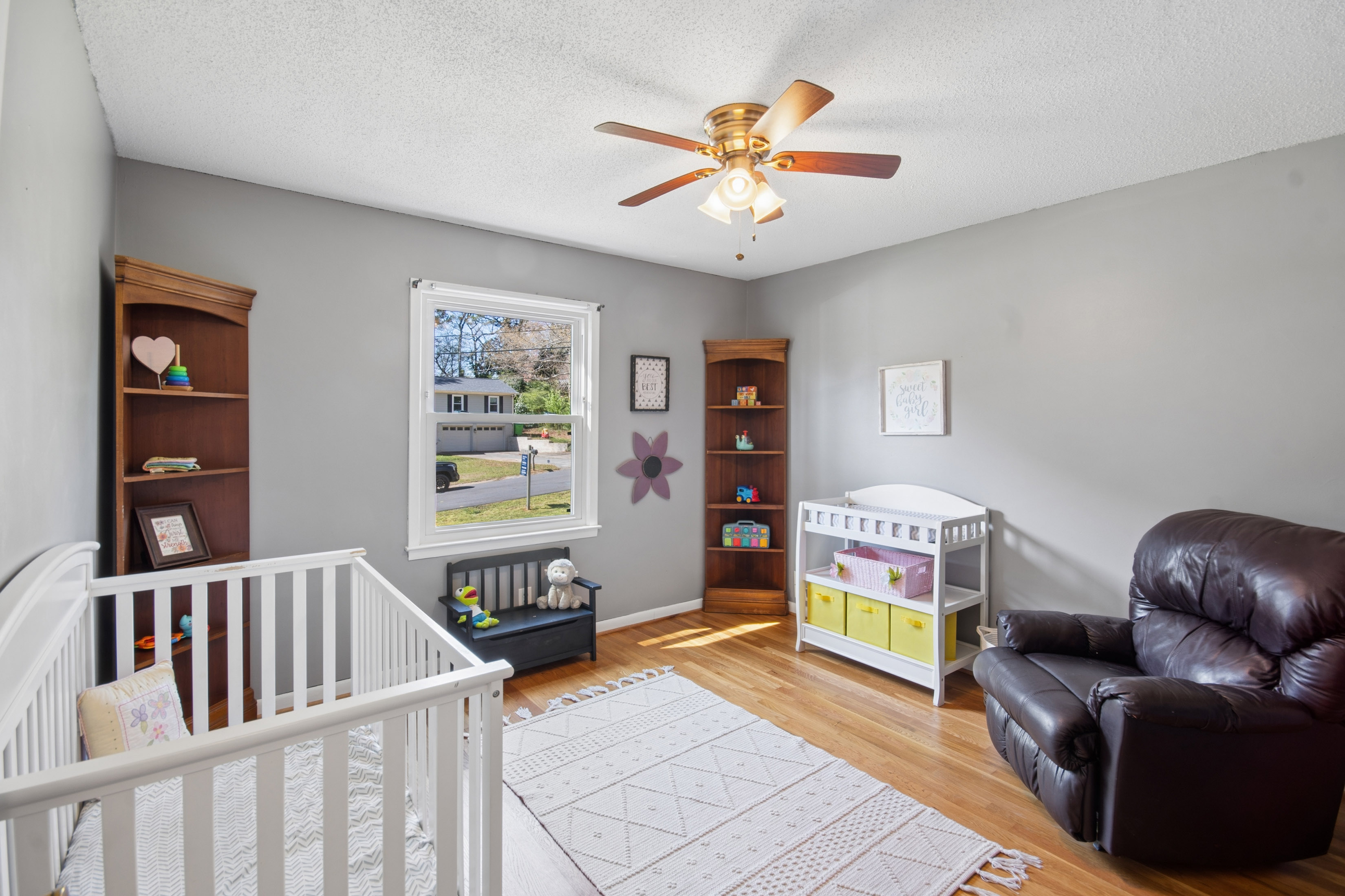  Rare Opportunity in Huntwood Neighborhood - 物件實景