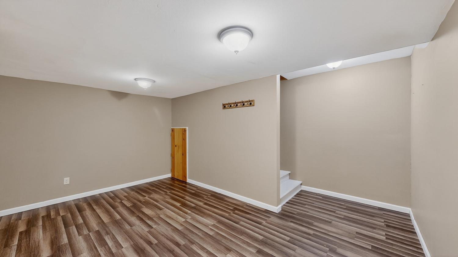 Udolpho Twp, Minnesota, 55917, United States, 5 Bedrooms Bedrooms, ,3 BathroomsBathrooms,Residential,For Sale,1940974