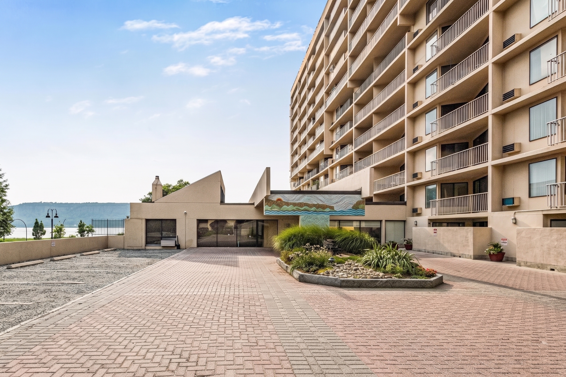  1155 Warburton Avenue - 物件實景