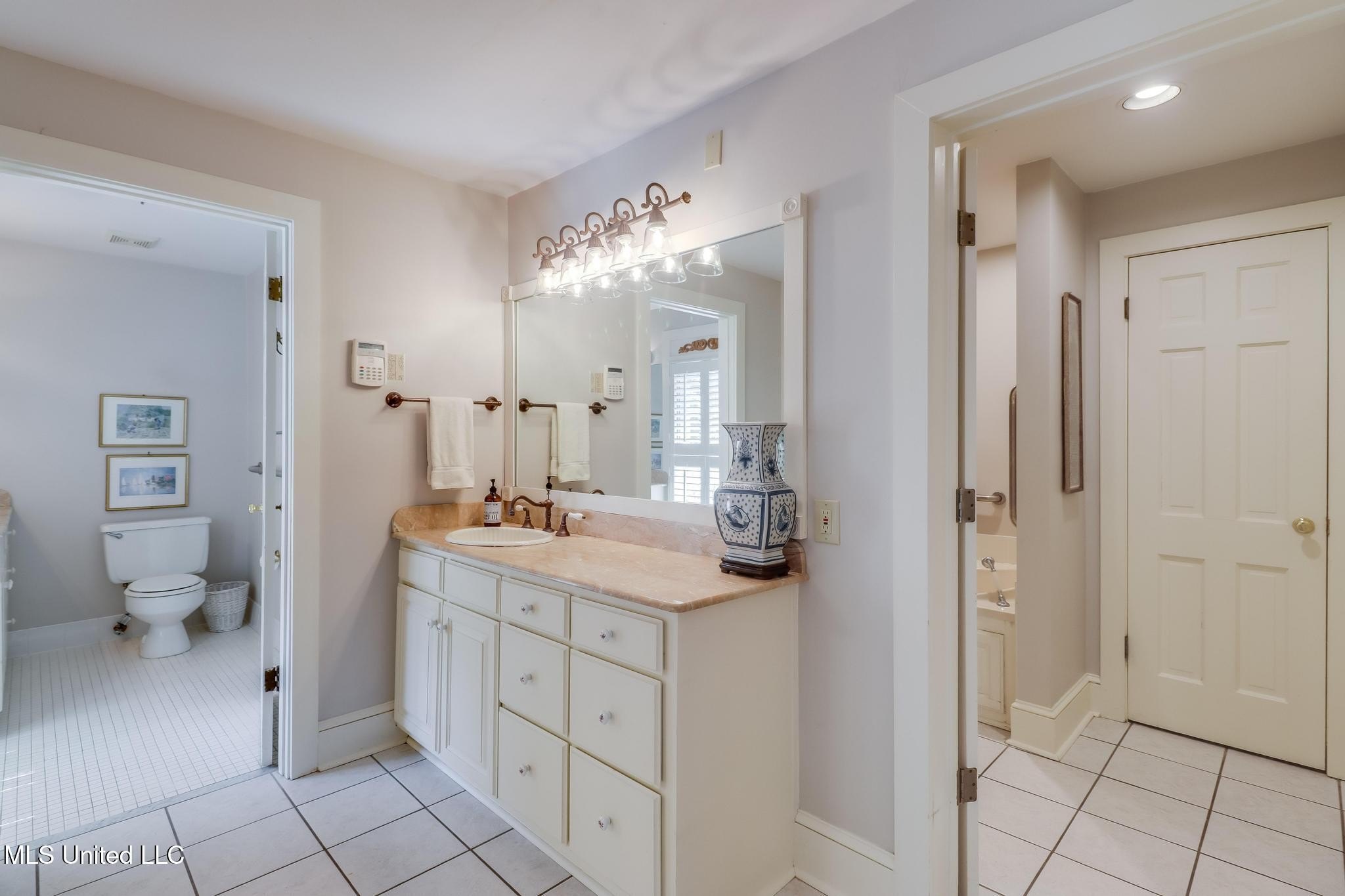 Gulfport, Mississippi, 39507, United States, 4 Bedrooms Bedrooms, ,4 BathroomsBathrooms,Residential,For Sale,1977287