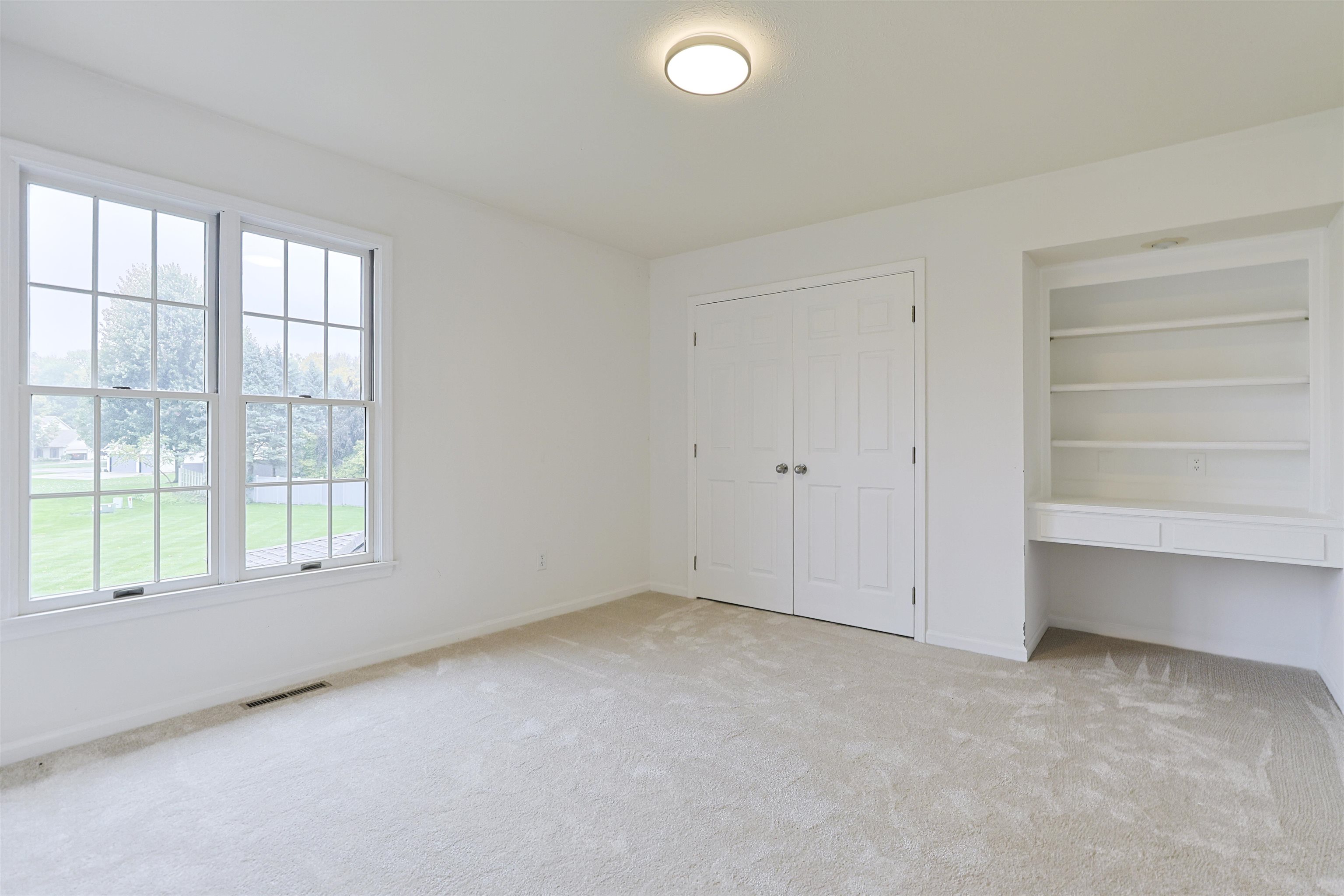 South Bend, Indiana, 46614, United States, 4 Bedrooms Bedrooms, ,4 BathroomsBathrooms,Residential,For Sale,1985327