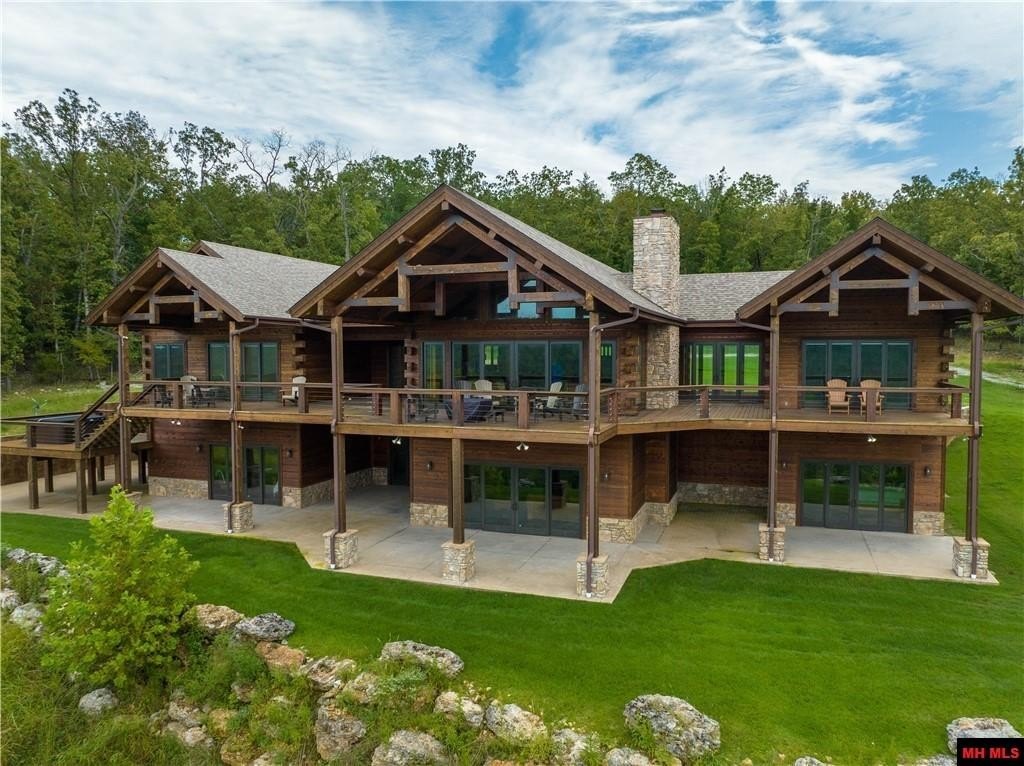 Cotter, Arkansas, 72626, United States, 4 Bedrooms Bedrooms, ,5 BathroomsBathrooms,Residential,For Sale,1976163