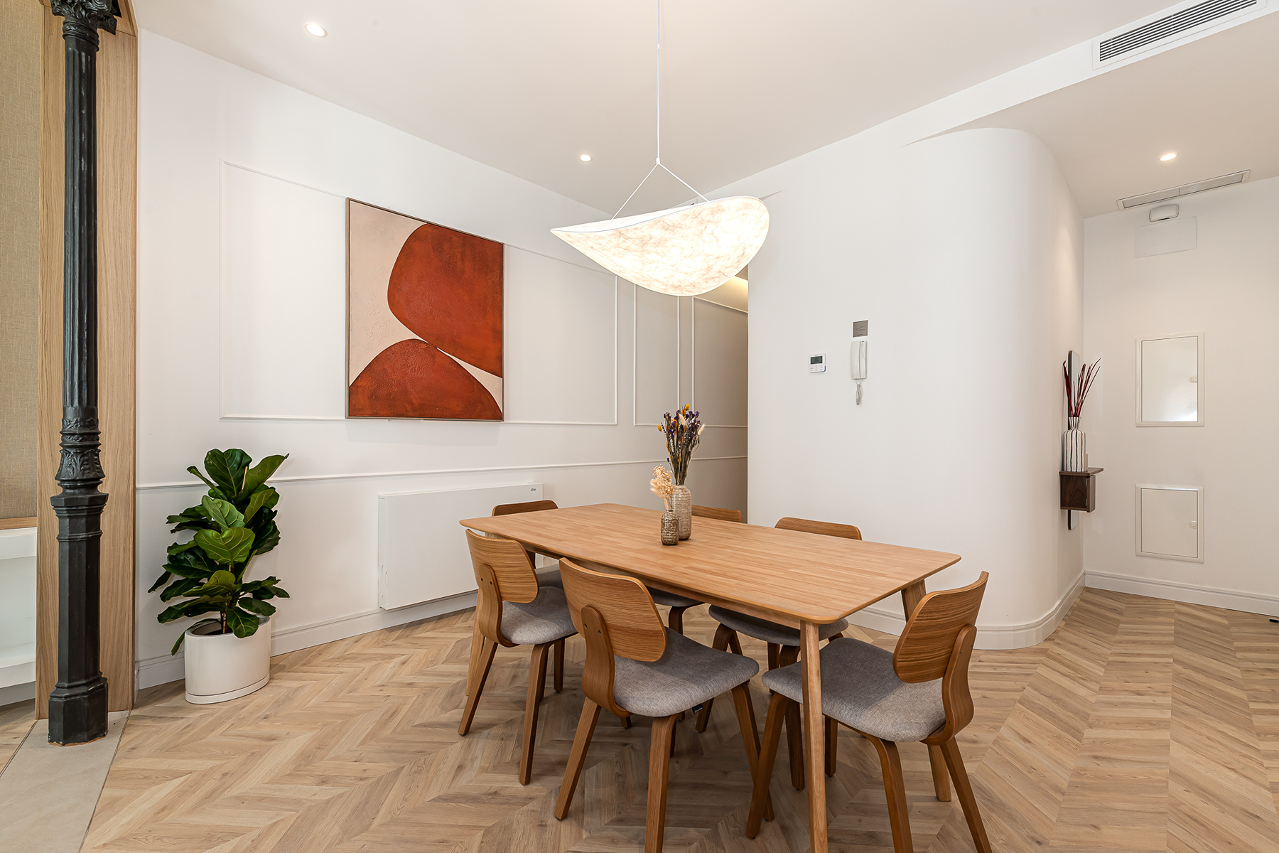 3-bedroom flat with 2 exterior balconies and parking in Justicia, Madrid - 物件實景