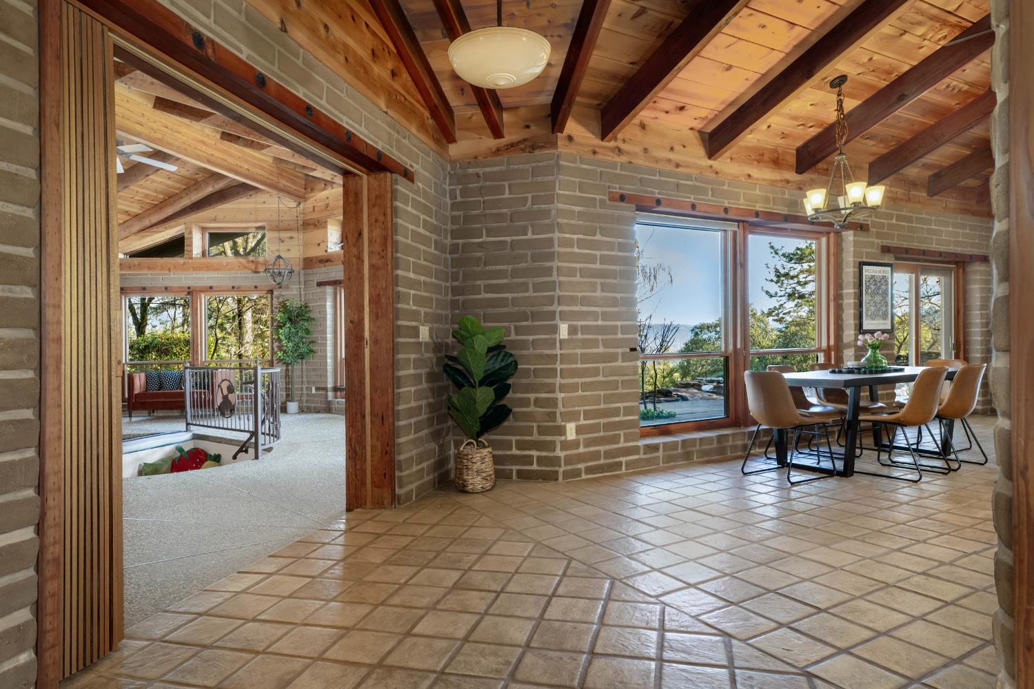 Grass Valley, California, 95949, United States, 3 Bedrooms Bedrooms, ,5 BathroomsBathrooms,Residential,For Sale,2006343