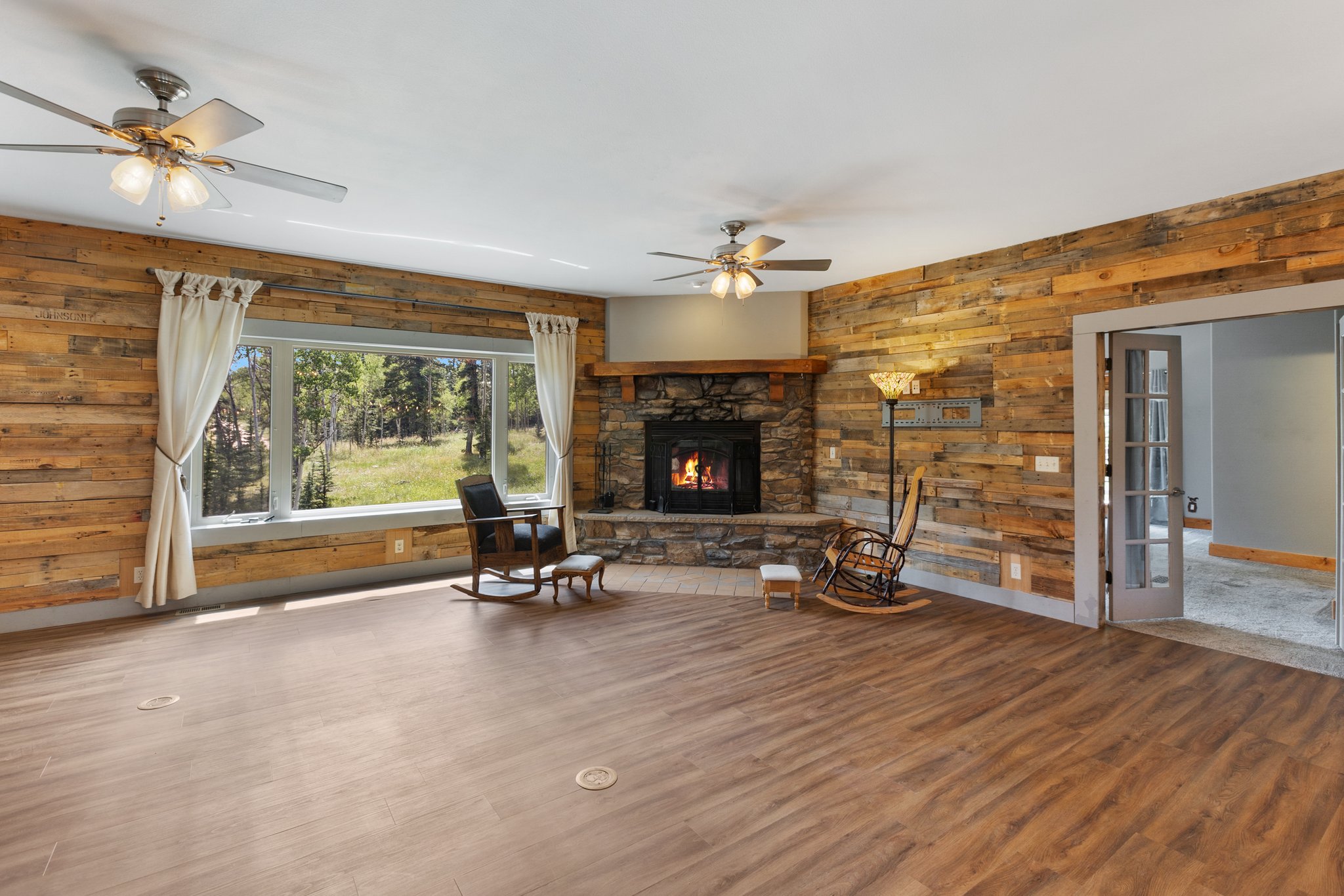 Divide, Colorado, 80814, United States, 3 Bedrooms Bedrooms, ,2 BathroomsBathrooms,Residential,For Sale,1918151
