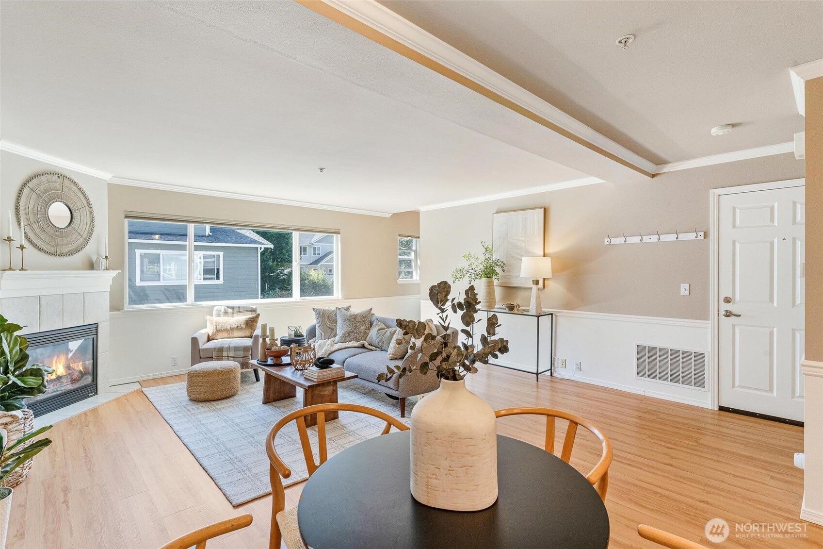 Kenmore, Washington, 98028, United States, 3 Bedrooms Bedrooms, ,2 BathroomsBathrooms,Residential,For Sale,1974587