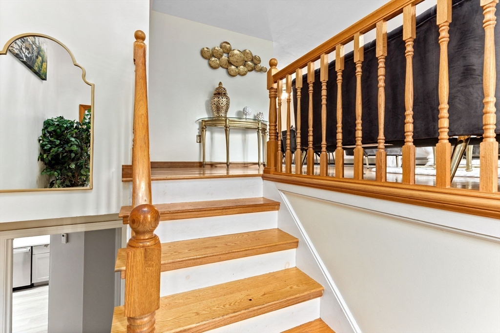 Bridgewater, Massachusetts, 02324, United States, 3 Bedrooms Bedrooms, ,2 BathroomsBathrooms,Residential,For Sale,1943085