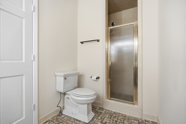 Middlesboro, Kentucky, 40965, United States, 3 Bedrooms Bedrooms, ,2 BathroomsBathrooms,Residential,For Sale,2012565