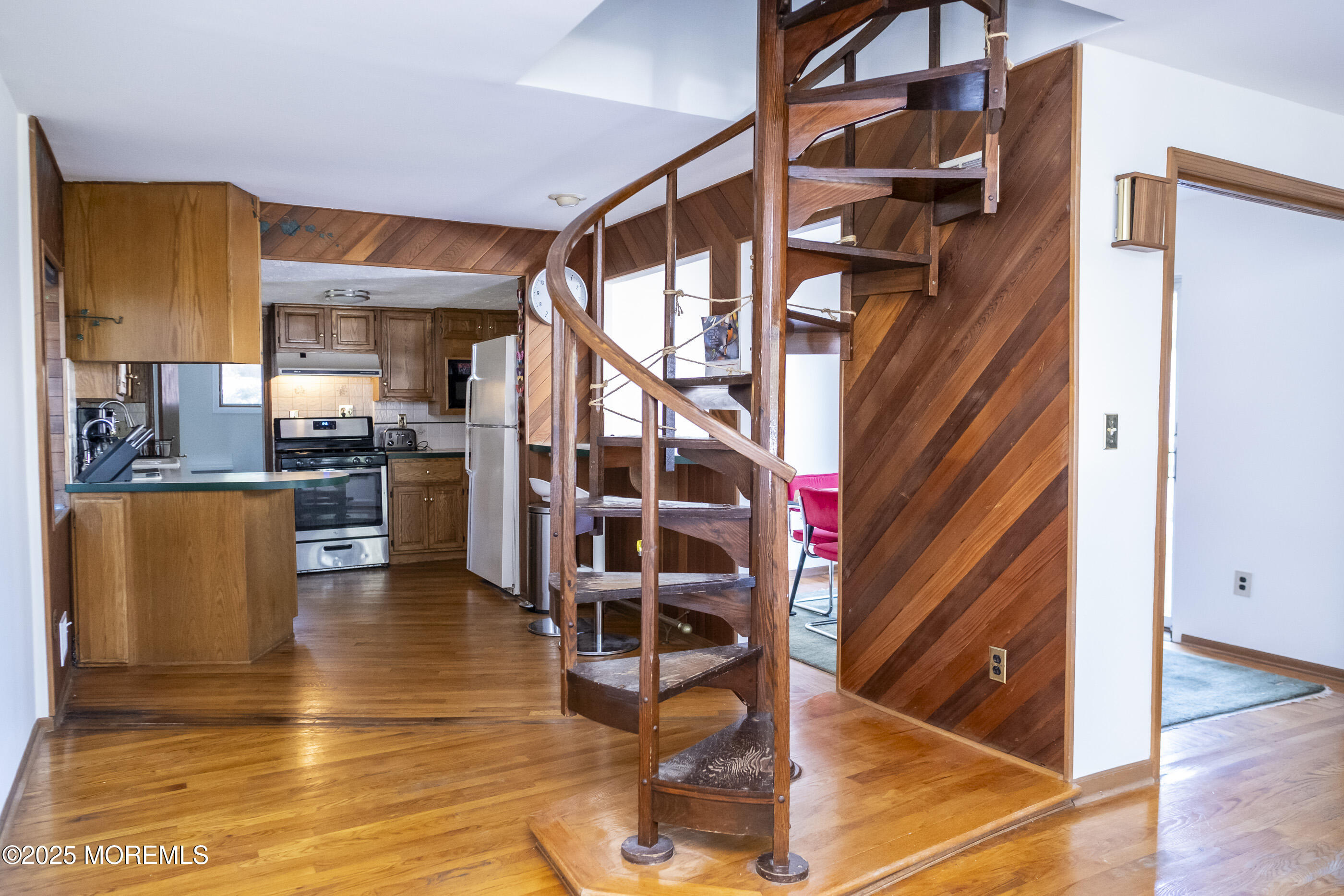 Leonardo, New Jersey, 07737, United States, 4 Bedrooms Bedrooms, ,3 BathroomsBathrooms,Residential,For Sale,1989142