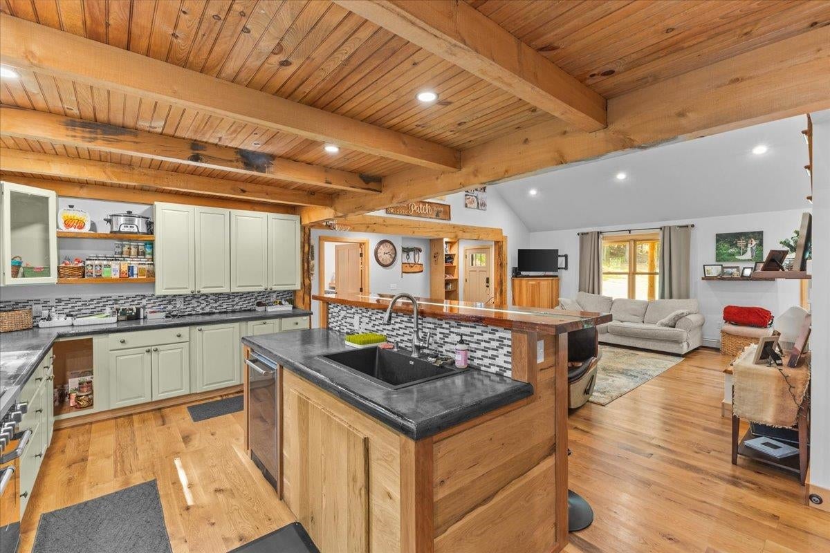 Johnson, Vermont, 05656, United States, 3 Bedrooms Bedrooms, ,2 BathroomsBathrooms,Residential,For Sale,1948008