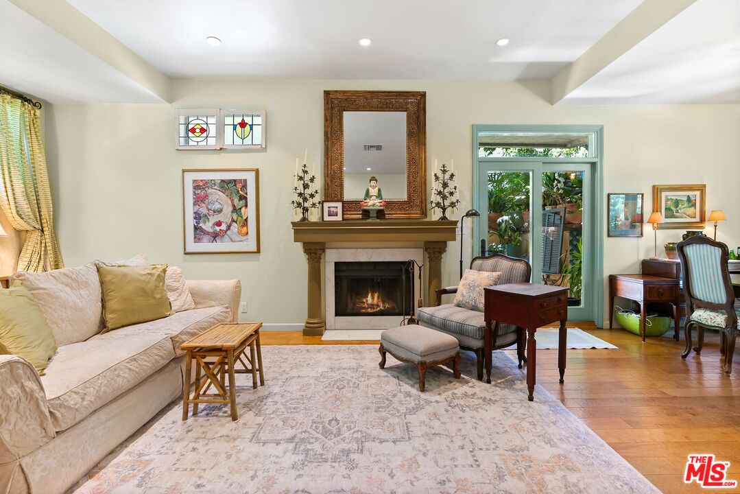 West Hollywood, California, 90069, United States, 2 Bedrooms Bedrooms, ,3 BathroomsBathrooms,Residential,For Sale,1896709