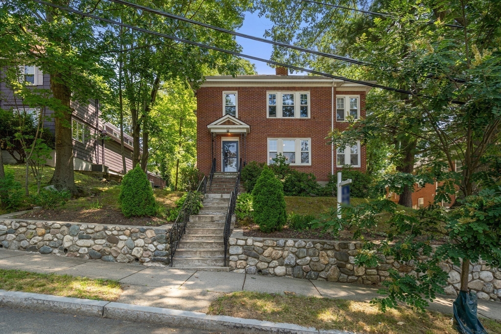 Newton, Massachusetts, 02458, United States, 2 Bedrooms Bedrooms, ,2 BathroomsBathrooms,Residential,For Sale,1906436