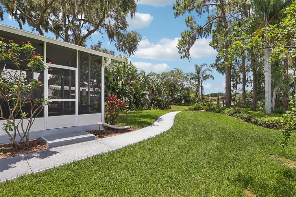 Tavares, Florida, 32778, United States, 2 Bedrooms Bedrooms, ,2 BathroomsBathrooms,Residential,For Sale,1867247