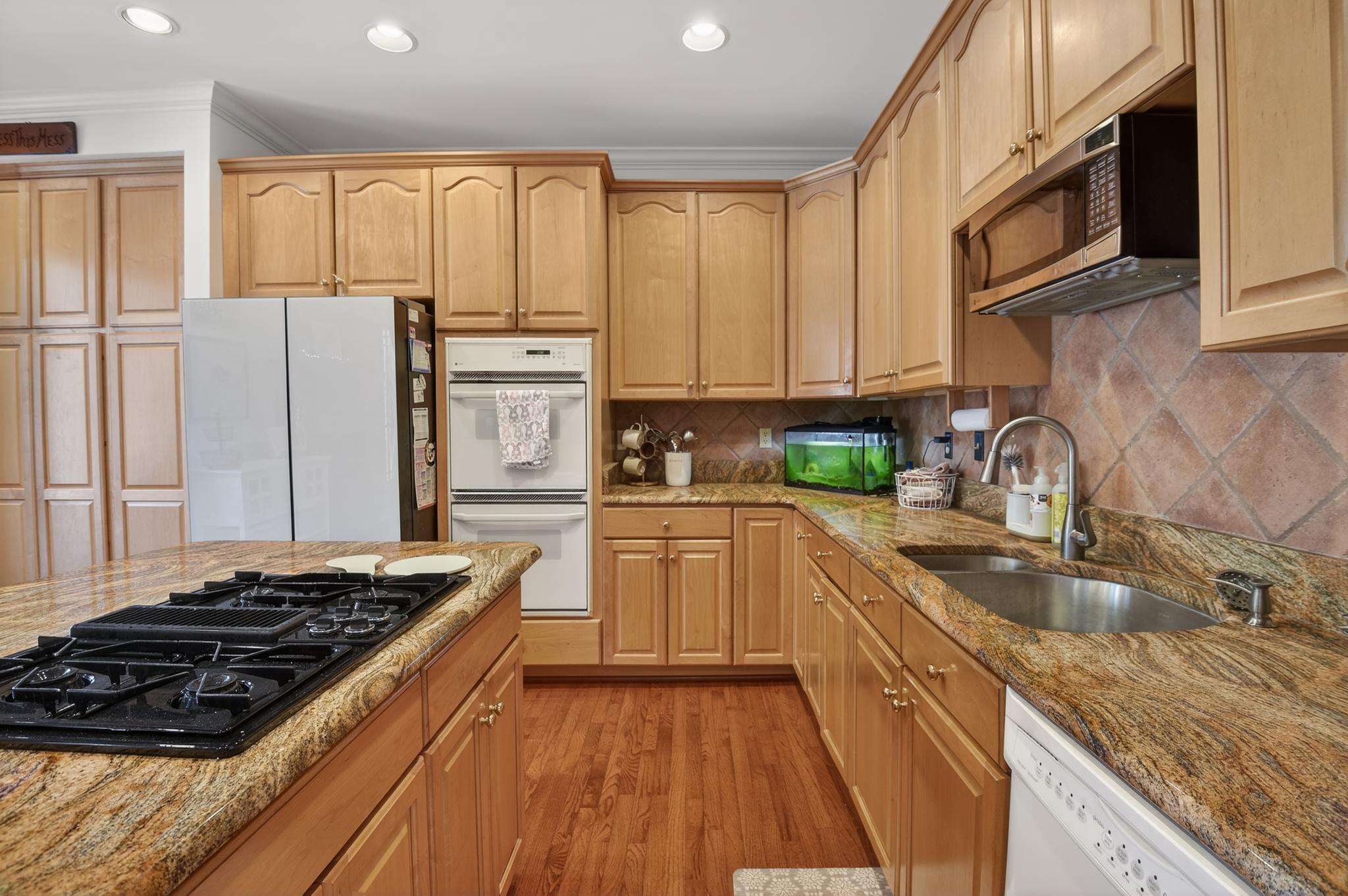  105 Crofton Hill Lane, Rockville, MD, 20850 - 物件實景