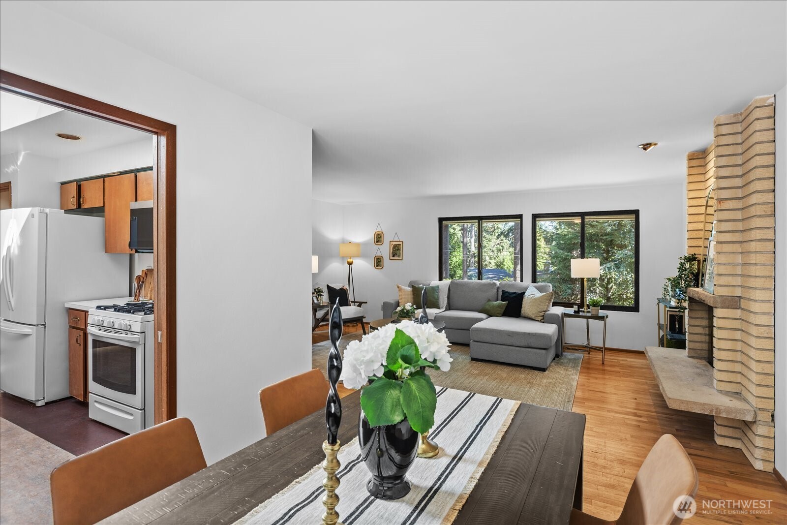 Edmonds, Washington, 98026, United States, 3 Bedrooms Bedrooms, ,1 BathroomBathrooms,Residential,For Sale,1950976