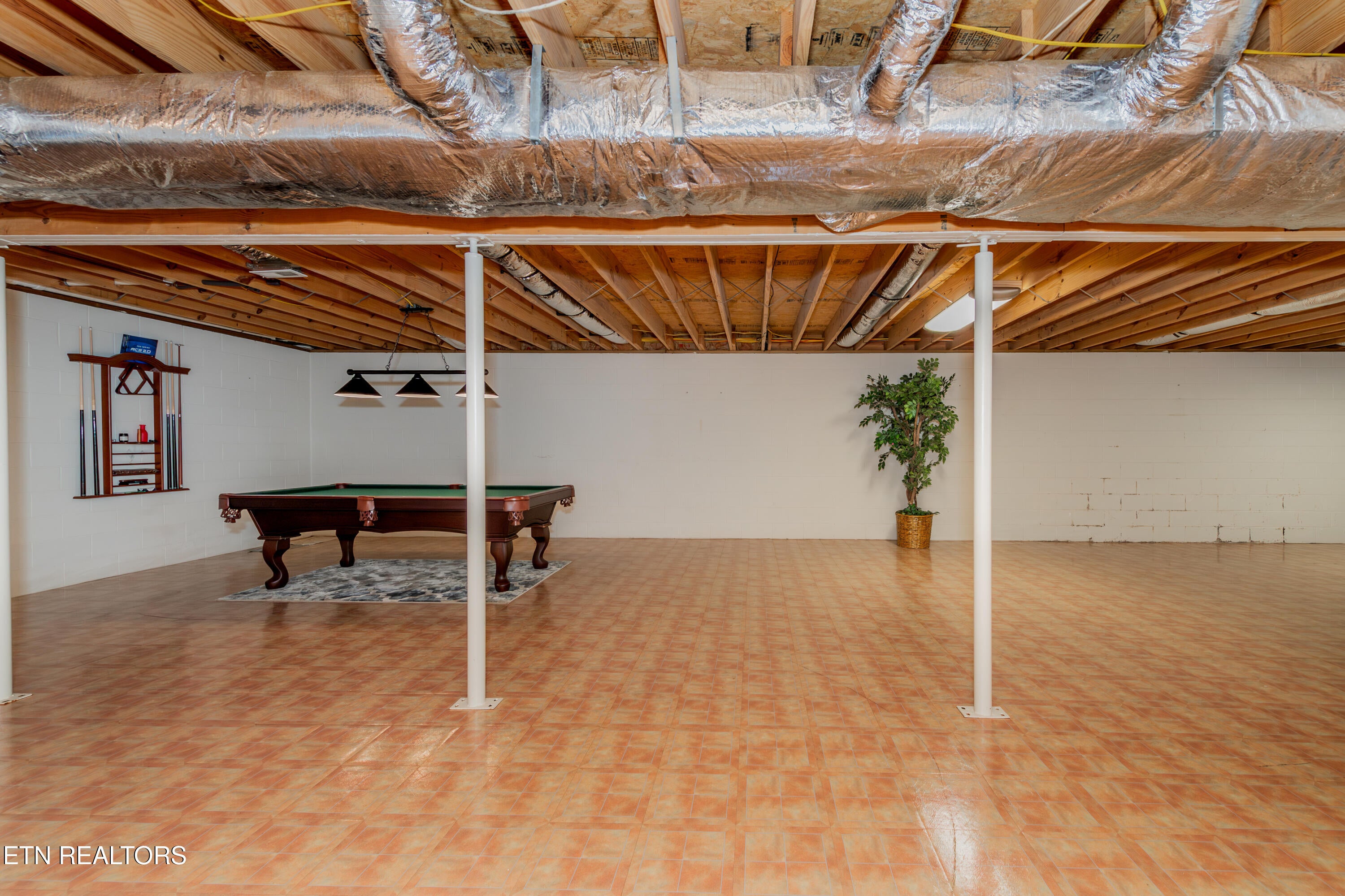 Harriman, Tennessee, 37748, United States, 3 Bedrooms Bedrooms, ,4 BathroomsBathrooms,Residential,For Sale,1995991