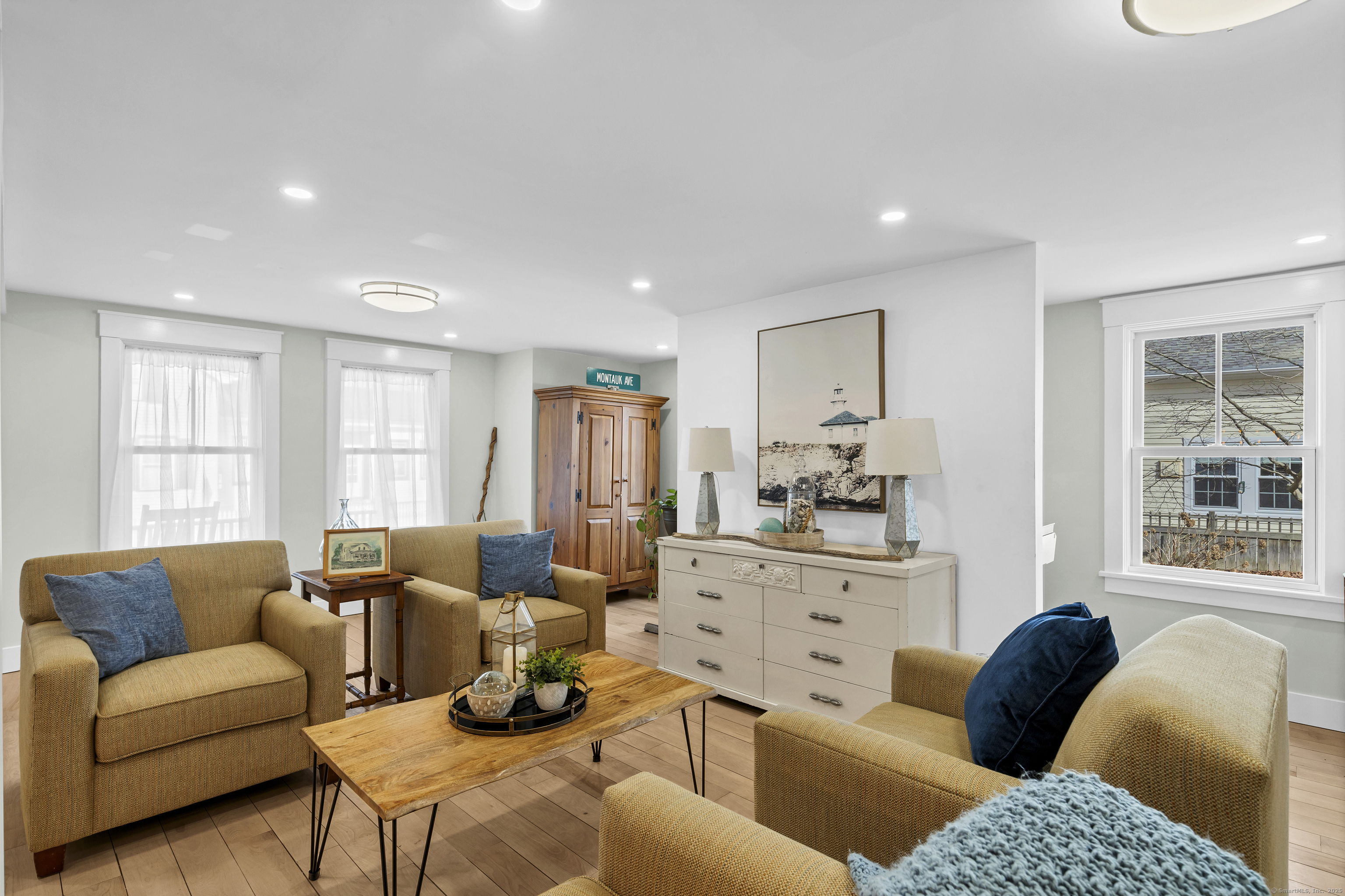 Groton, Connecticut, 06340, United States, 3 Bedrooms Bedrooms, ,2 BathroomsBathrooms,Residential,For Sale,1928735