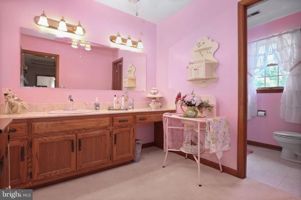 Fredericksburg, Virginia, 22407, United States, 3 Bedrooms Bedrooms, ,3 BathroomsBathrooms,Residential,For Sale,1930345